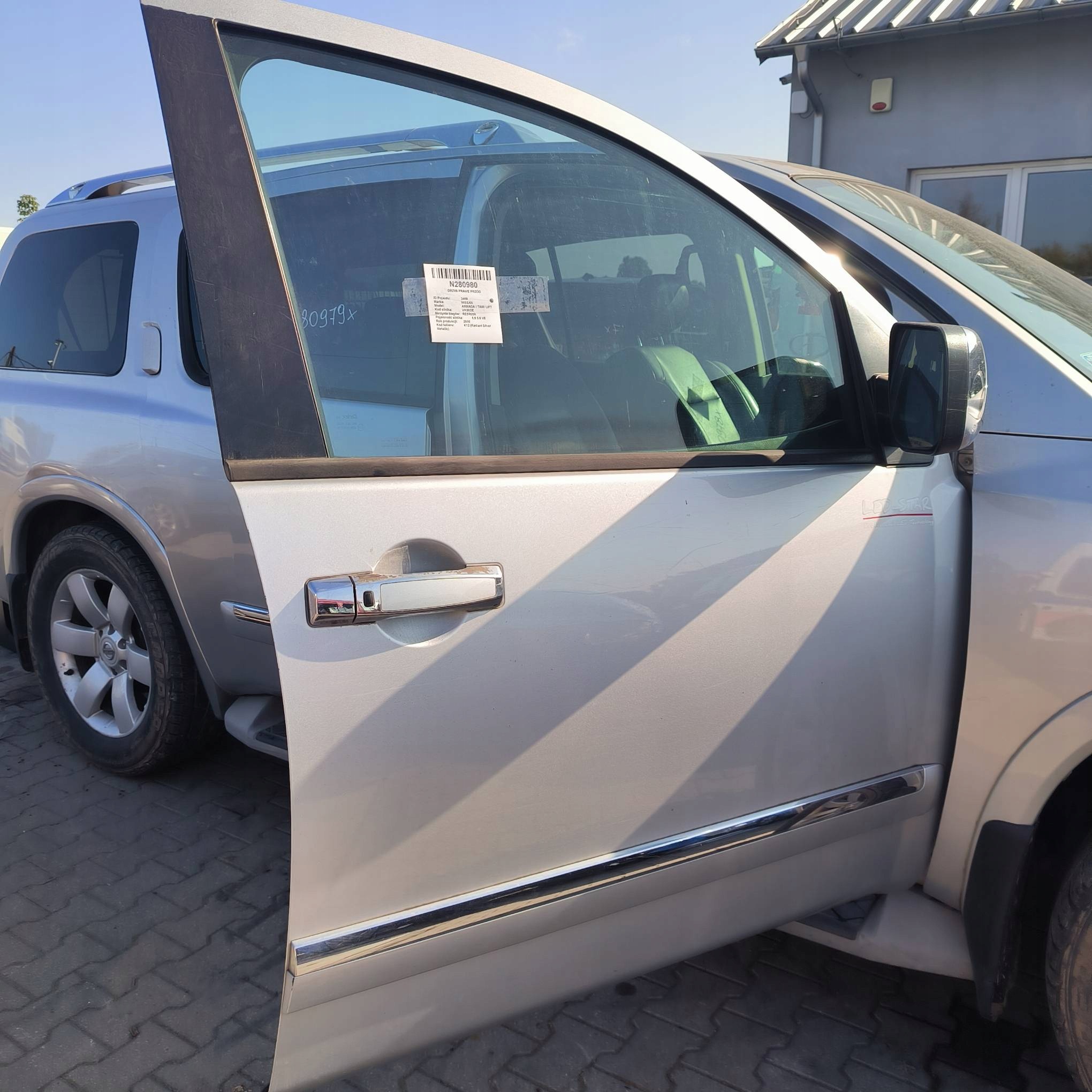 door right front K12 NISSAN ARMADA and TA60 LIFT