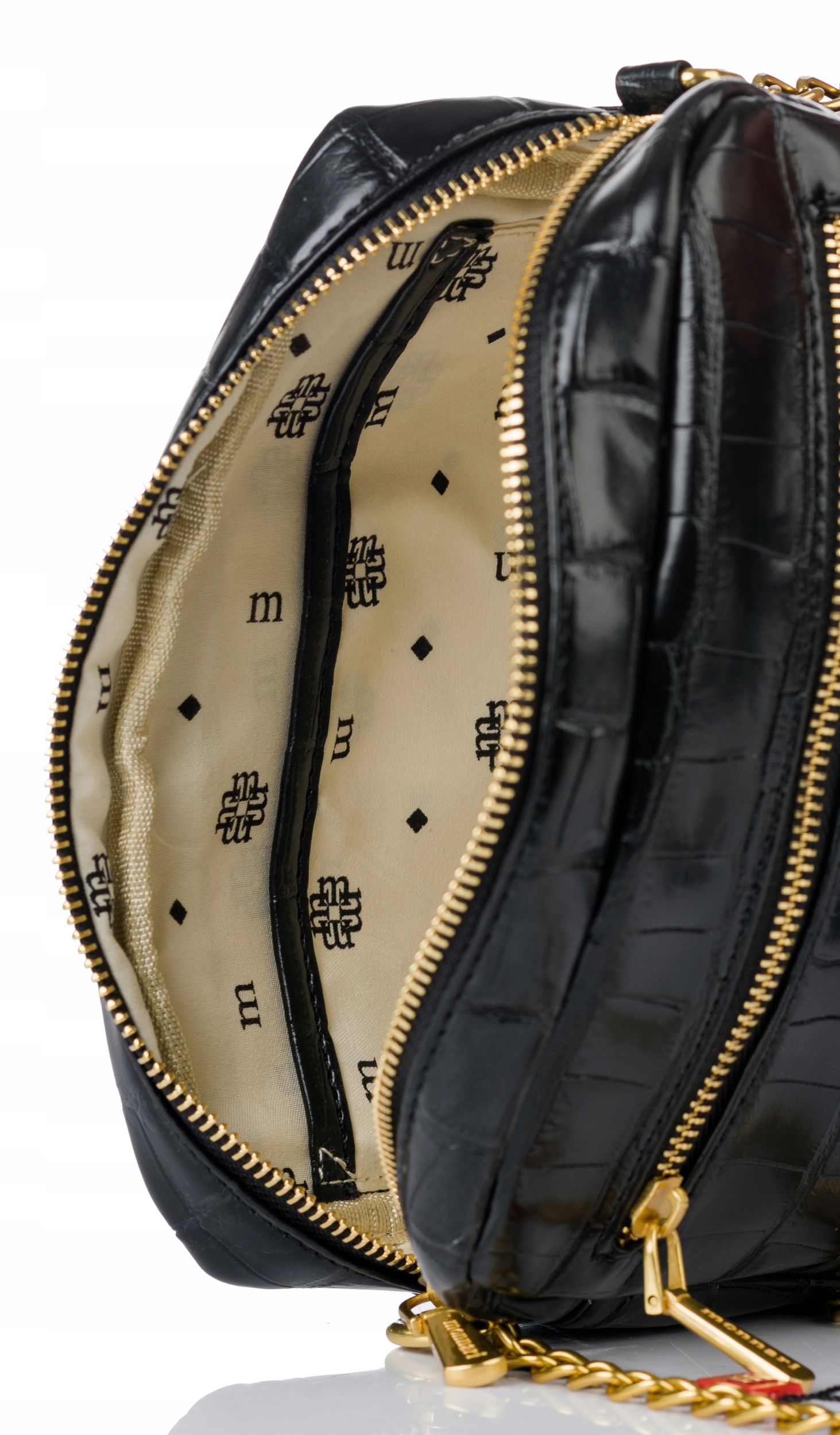 PIKOWANA TOREBKA LISTONOSZKA CZARNA MONNARI Kolor czarny