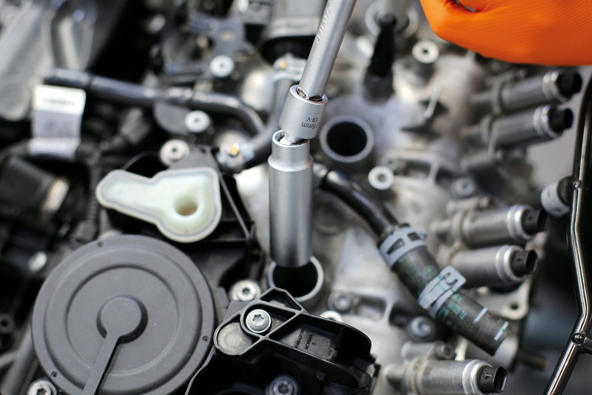 OBROTOWE NASADKI DO SWIEC ZAROWYCH 1 4 D 3 8 D Producent code 8066