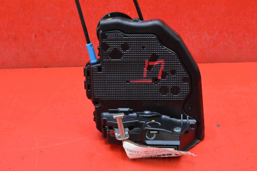 lock door left rear part rear EU TOYOTA COROLLA E21 sedan 18-25