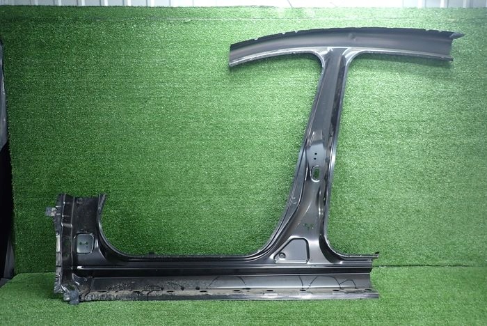 MAZDA 3 13-19 threshold right pillar