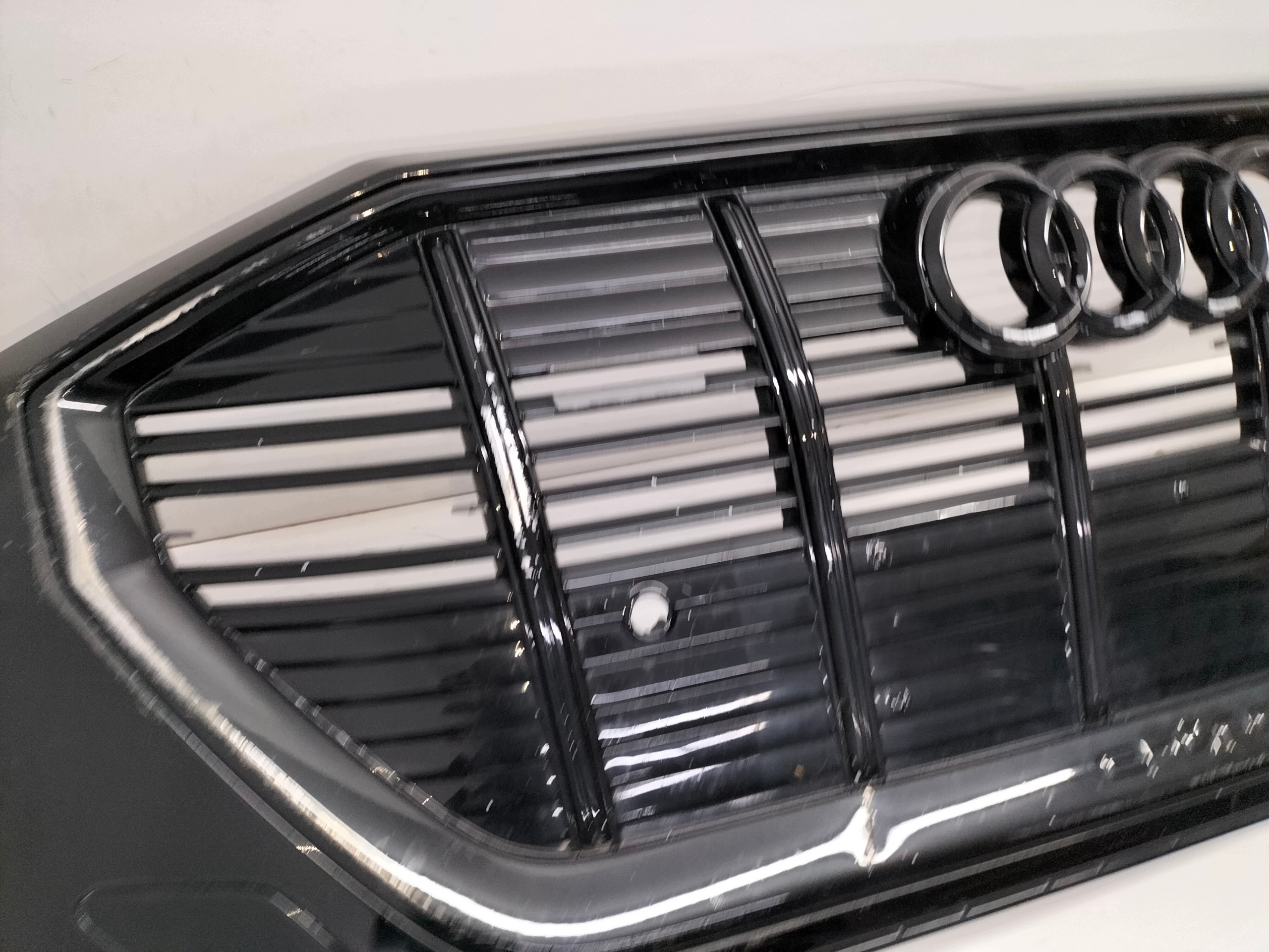 front bumper front AUDI E-TRON ETRON 4KE 19- S-LINE wersja below spryskiwa