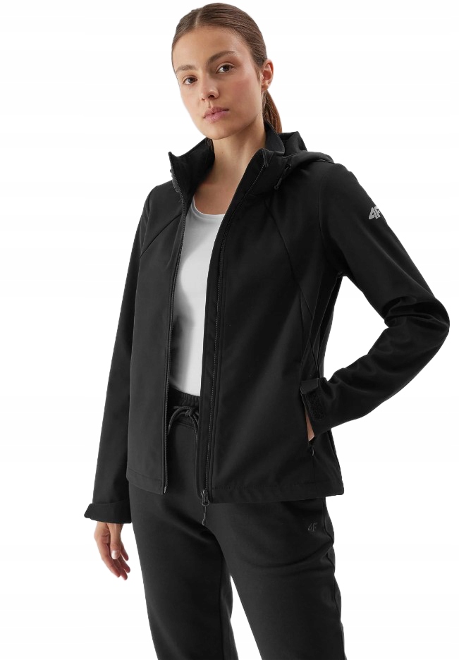 4F Dámská bunda Softsell Trekingová větrovka odnímatelná kapuce černá Xs