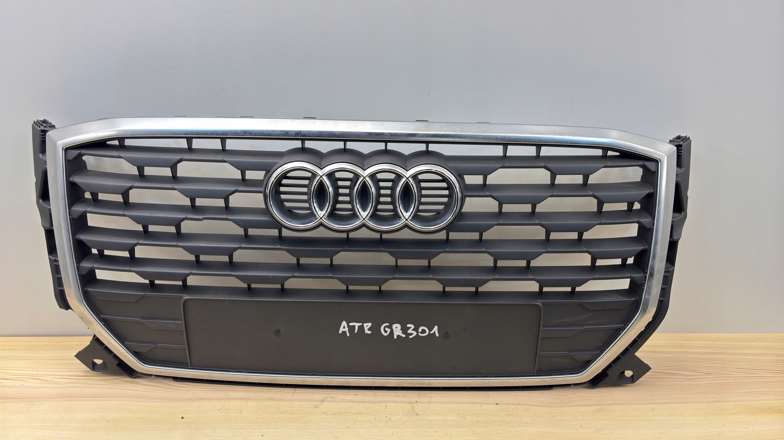 Audi Q2 Kühlergrill FRONTGRILL Kühlergitter 81A8536510G - Thumbnail 1