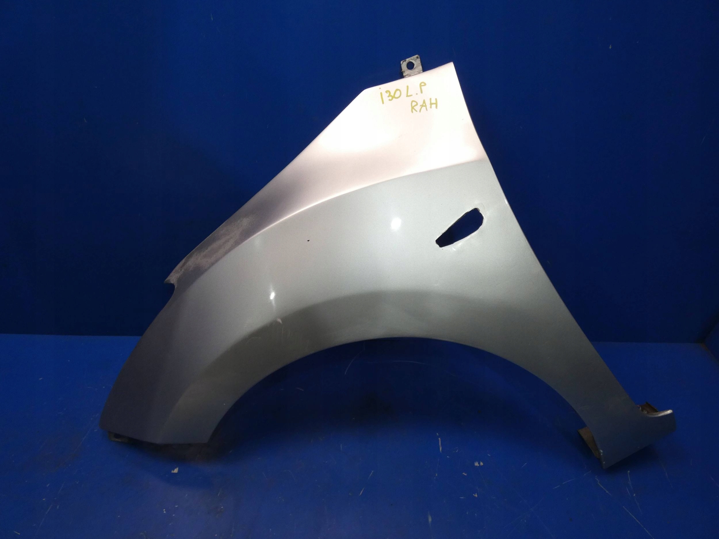 HYUNDAI I30 II fender left front front of wheels: RAH