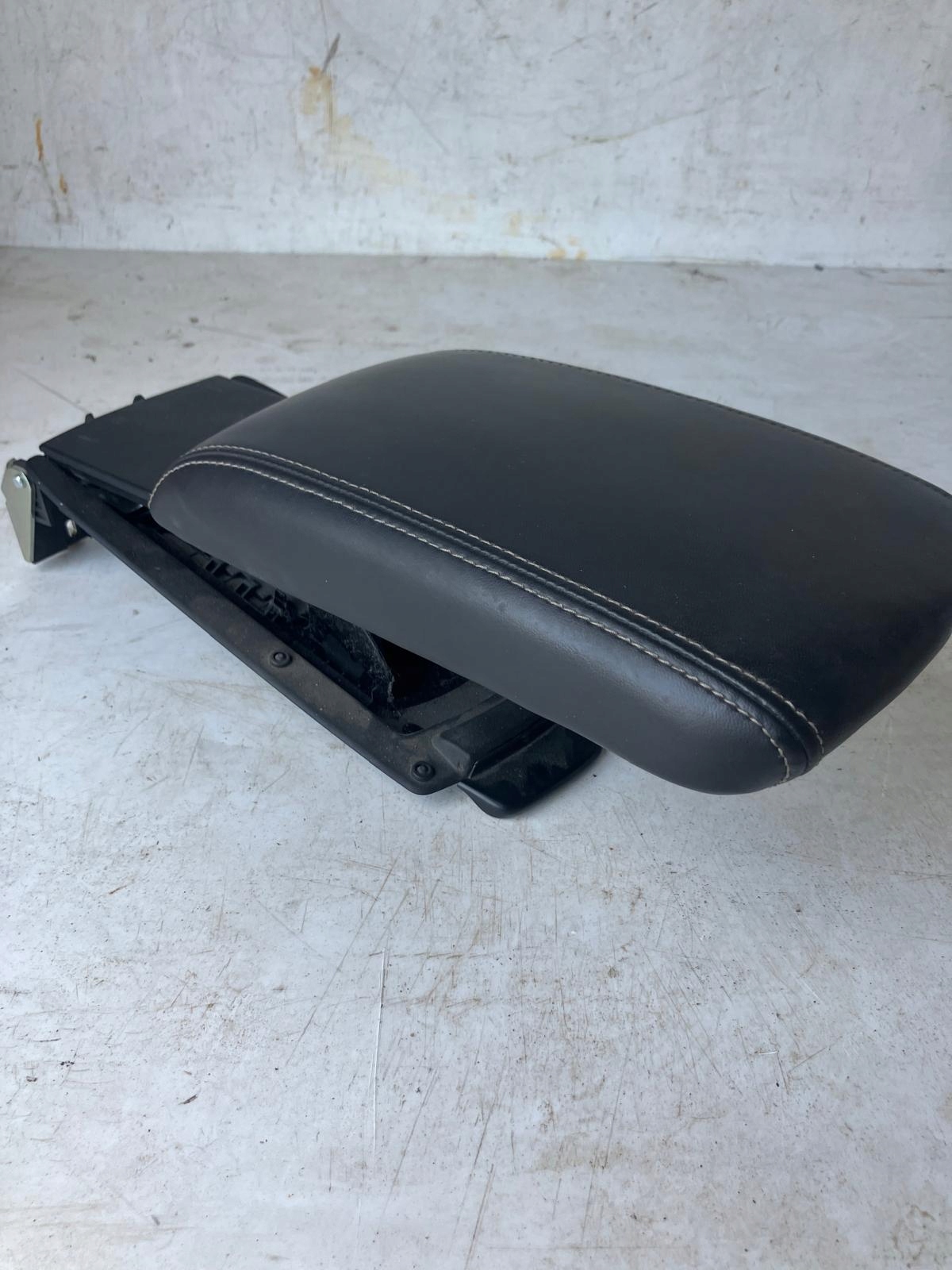 armrest adjustable leather SKORZANY PEUGEOT 308 T9