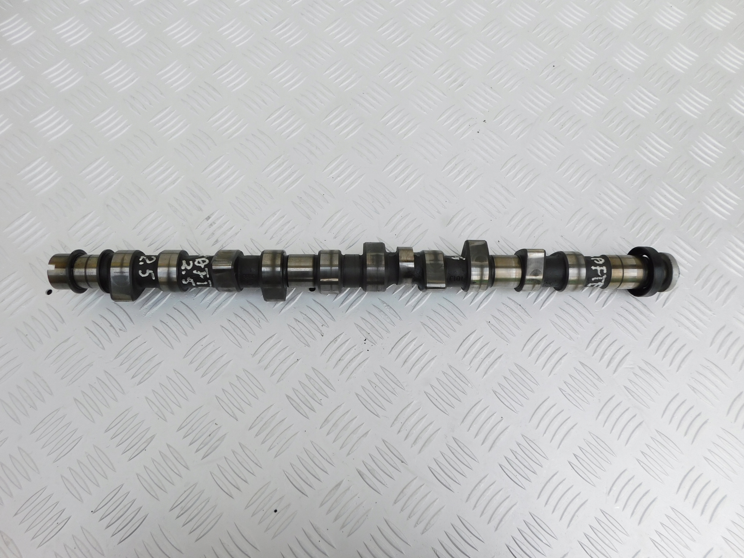 Arbre à cames VW Crafter 2.5 TDI OEM