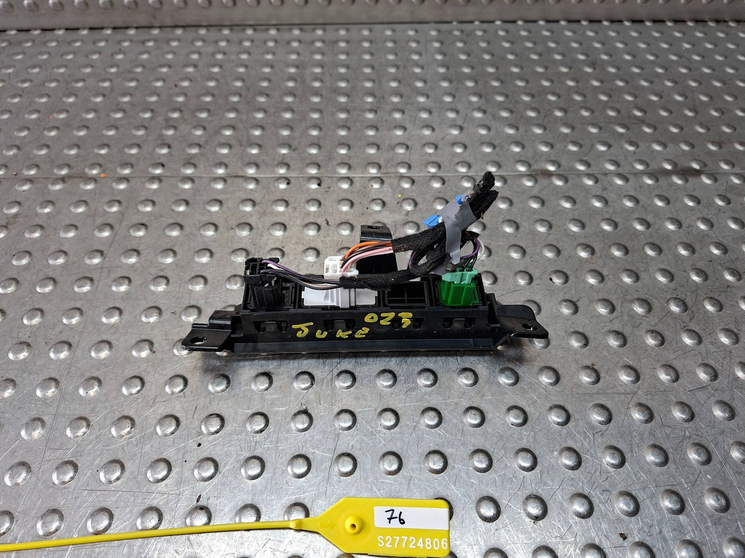 PANEL controls NISSAN JUKE F16 19