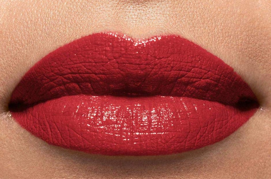 LOREAL COLOR RICHE POMADKA 297 RED PASSION Właściwości nawilżające