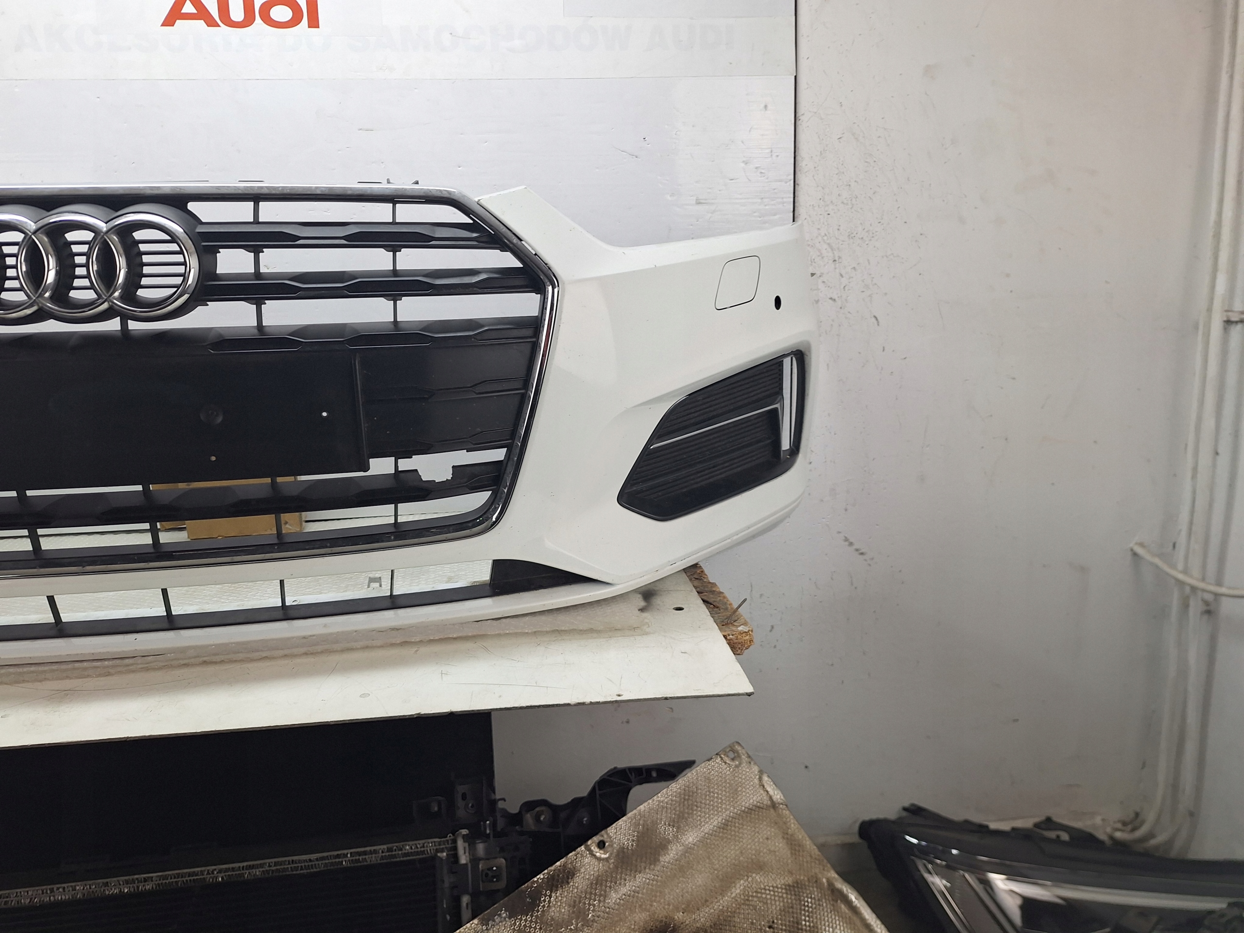 ZDERZAK AUDI A5 8W 8W6 B9 2017-2020 PRZED LIFTEM ORYGINAŁ OE ASO ZWYKŁY Strona zabudowy przód