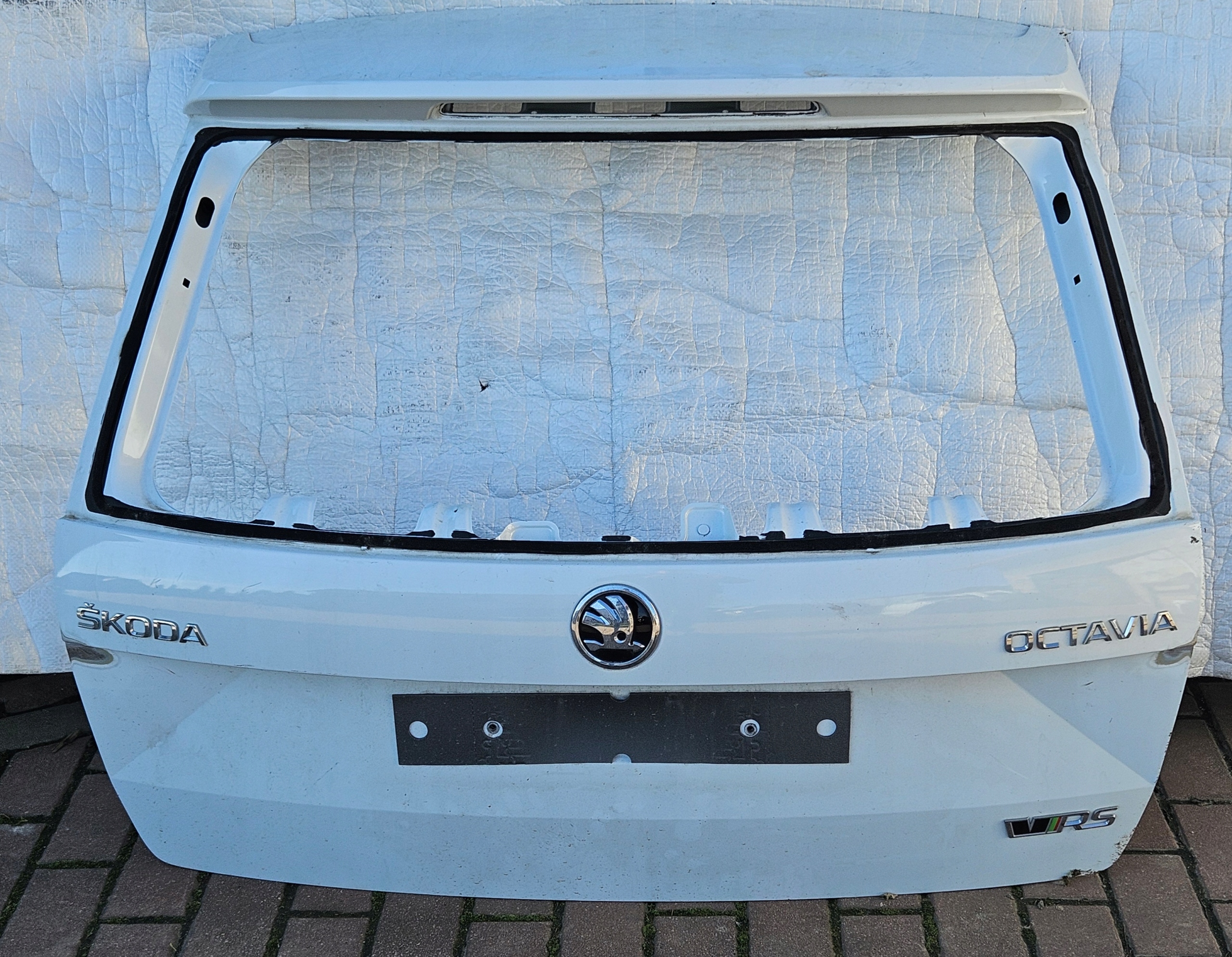 SKODA OCTAVIA III 3 VRS klapa tył tylna 5E9