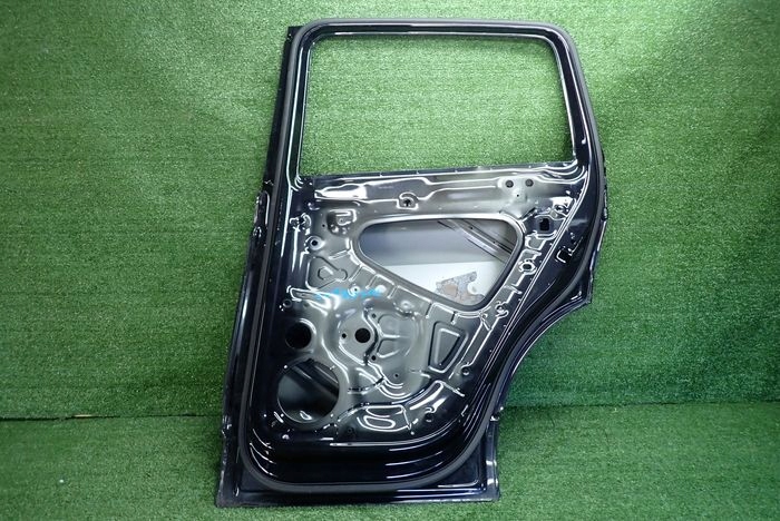 VW TIGUAN II 15- door right rear. rear part