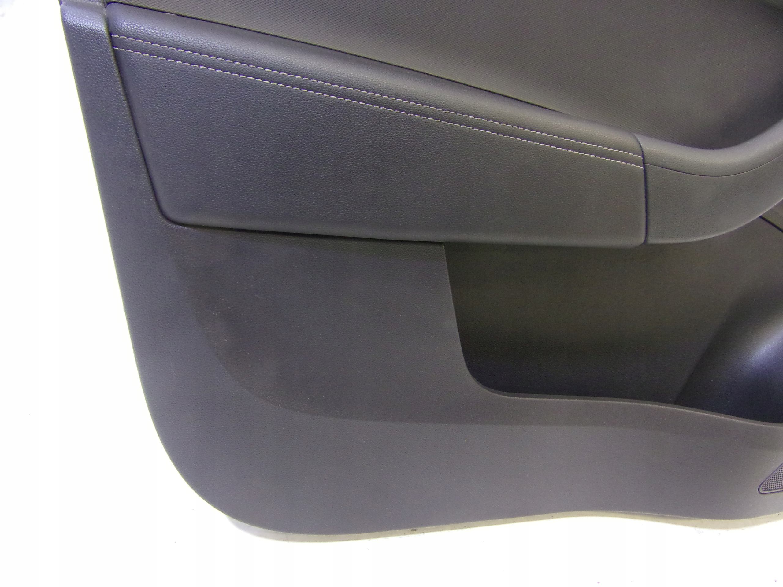 дверные карты левый передний SKODA RAPID 5JB867013F