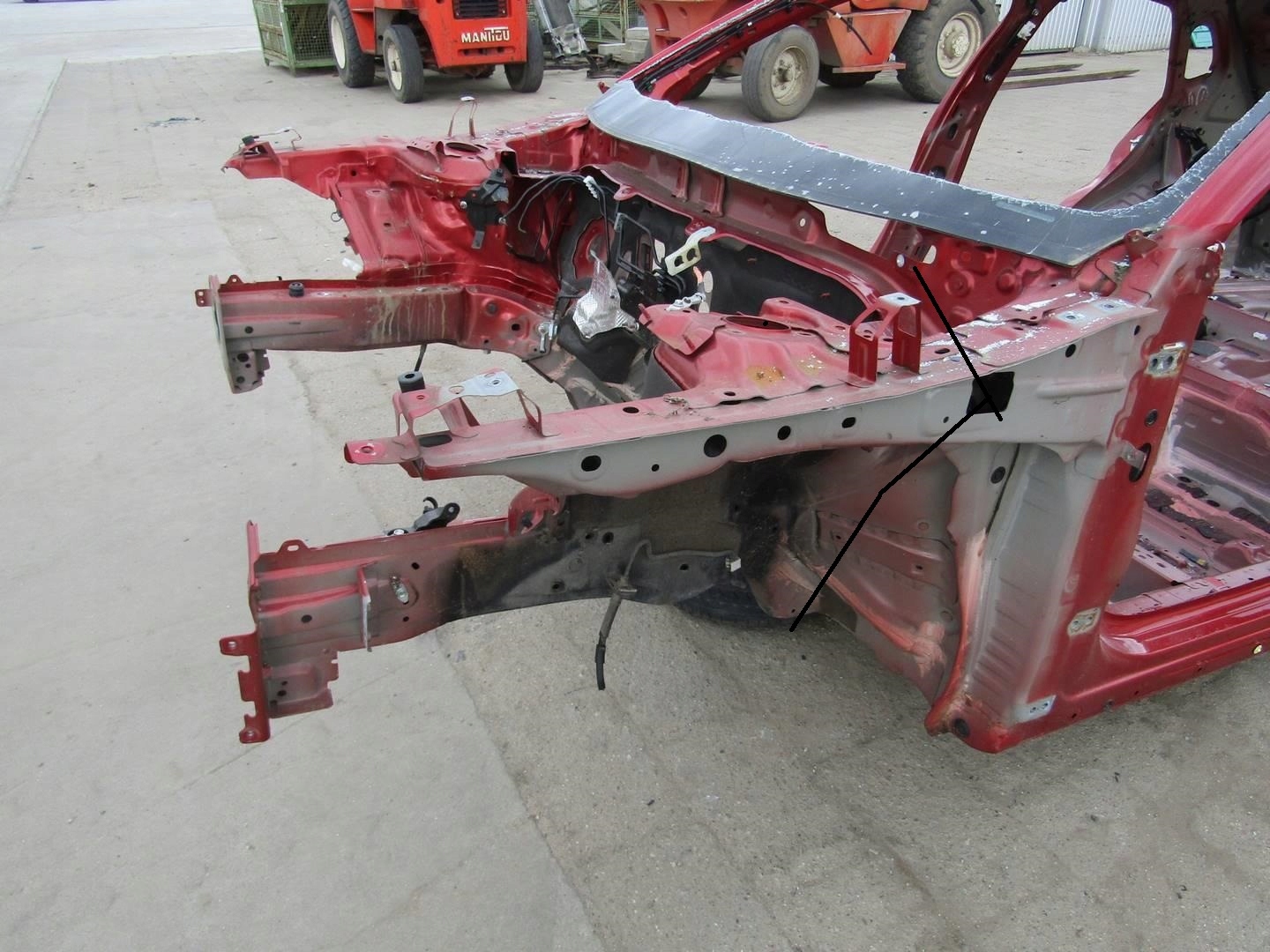 CX-30 21R PODŁUŻNICA LEWA ĆWIARTKA 46V