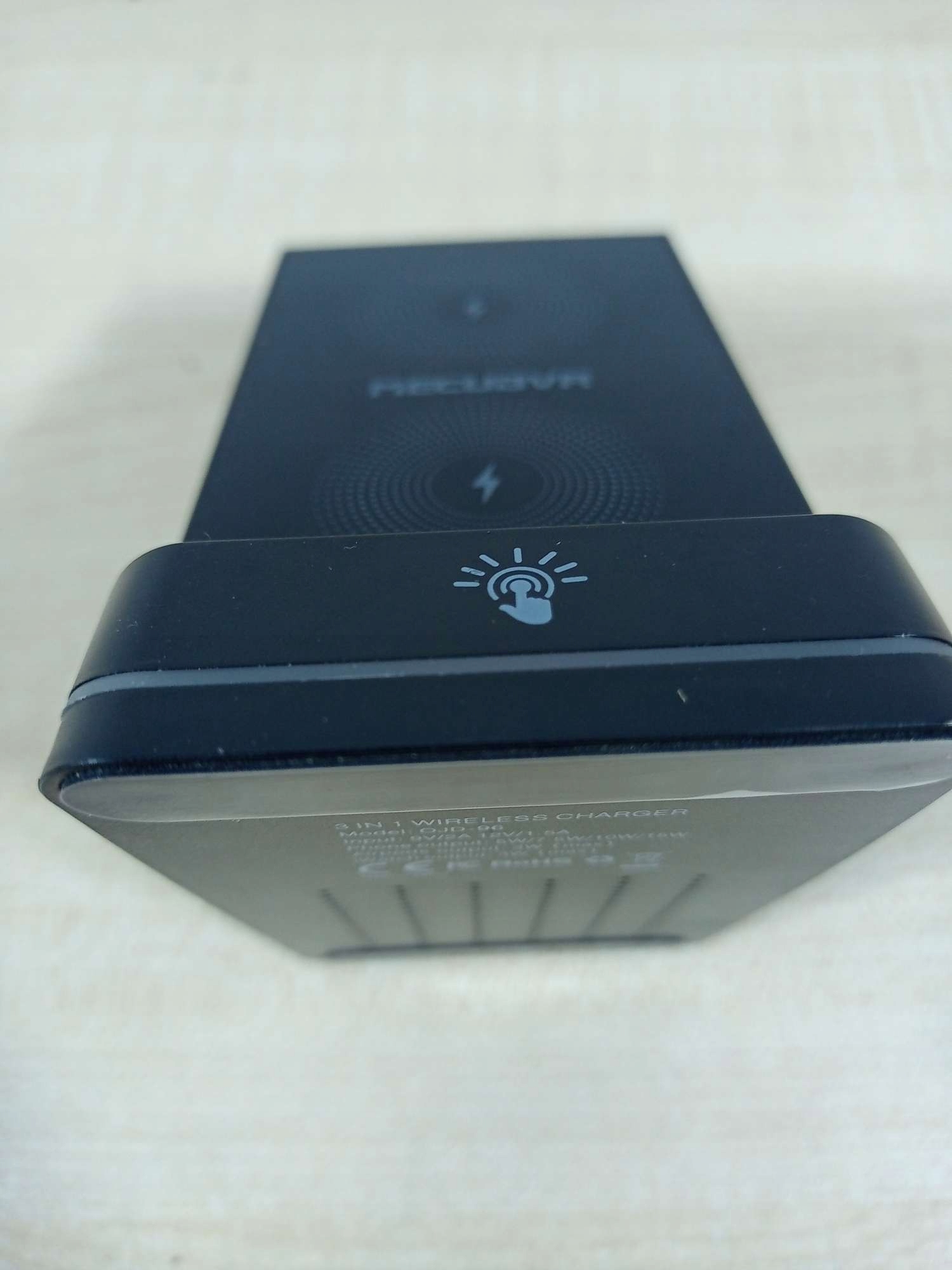 MECUBVR Bezprzewodowa ładowarka Magsafe do Apple Watch i iPhone 3w1 Producent Inna