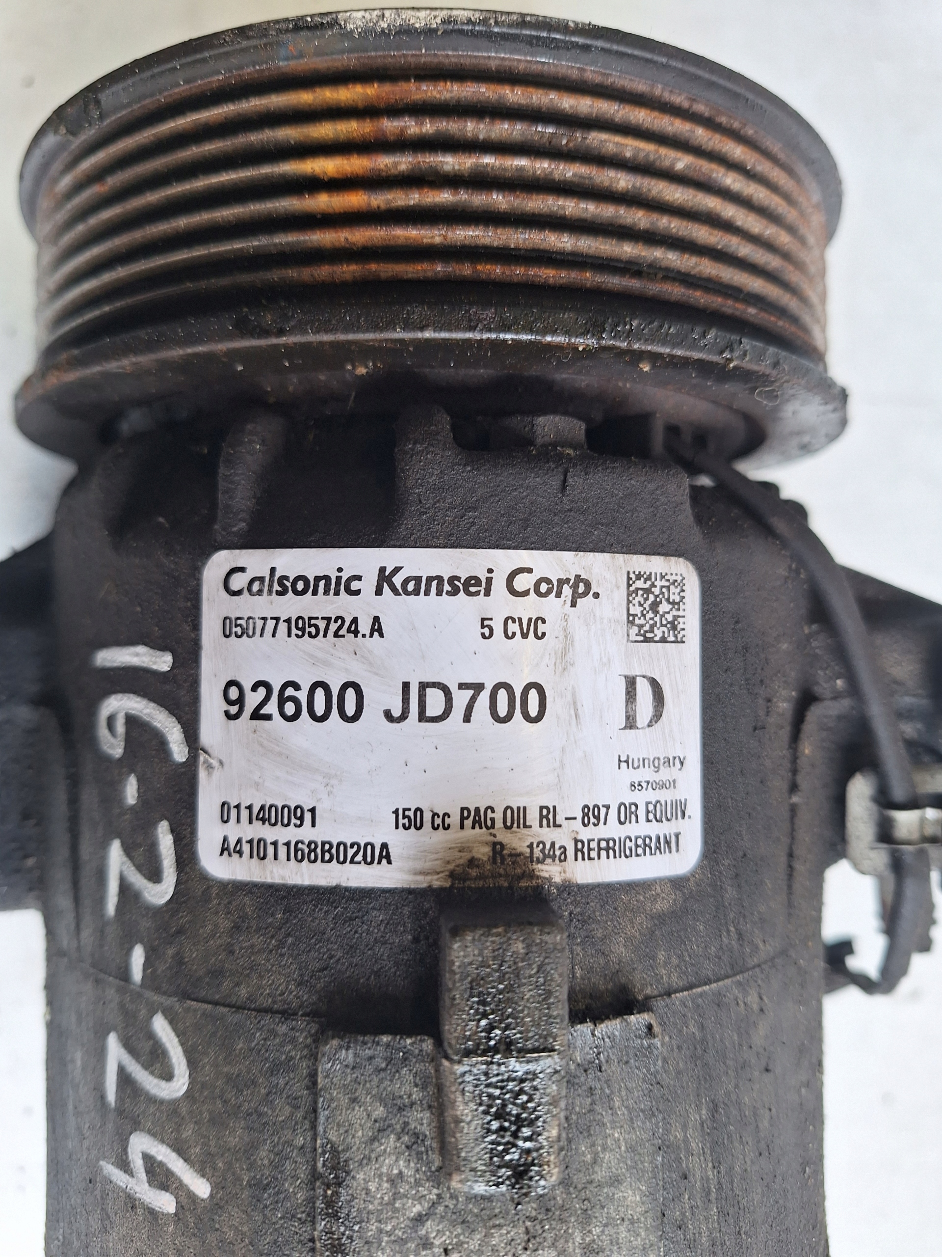 NISSAN compressor; compressor AC 92600JD700