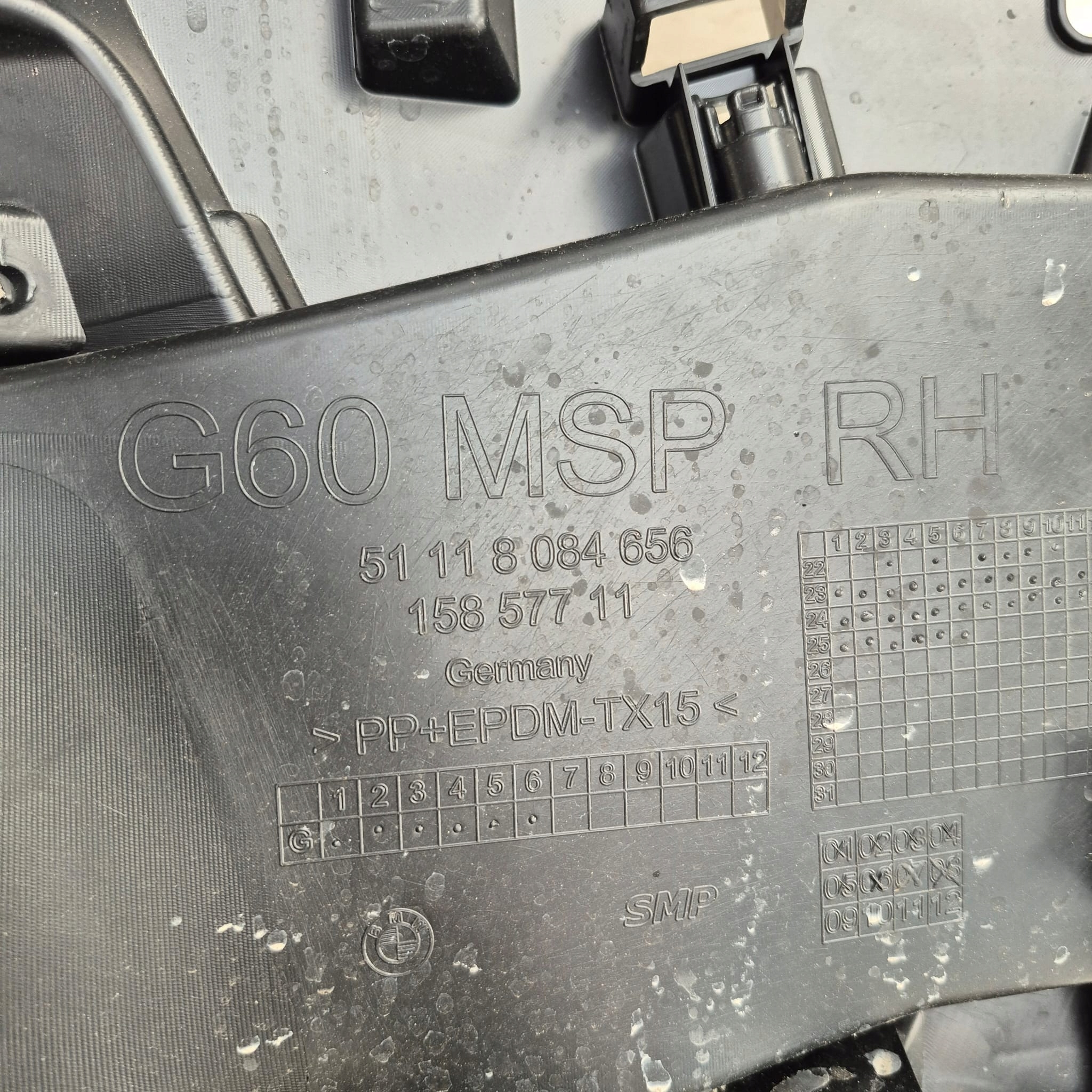 BMW 5 G60 G61 m-packet 23-> holder support right front front