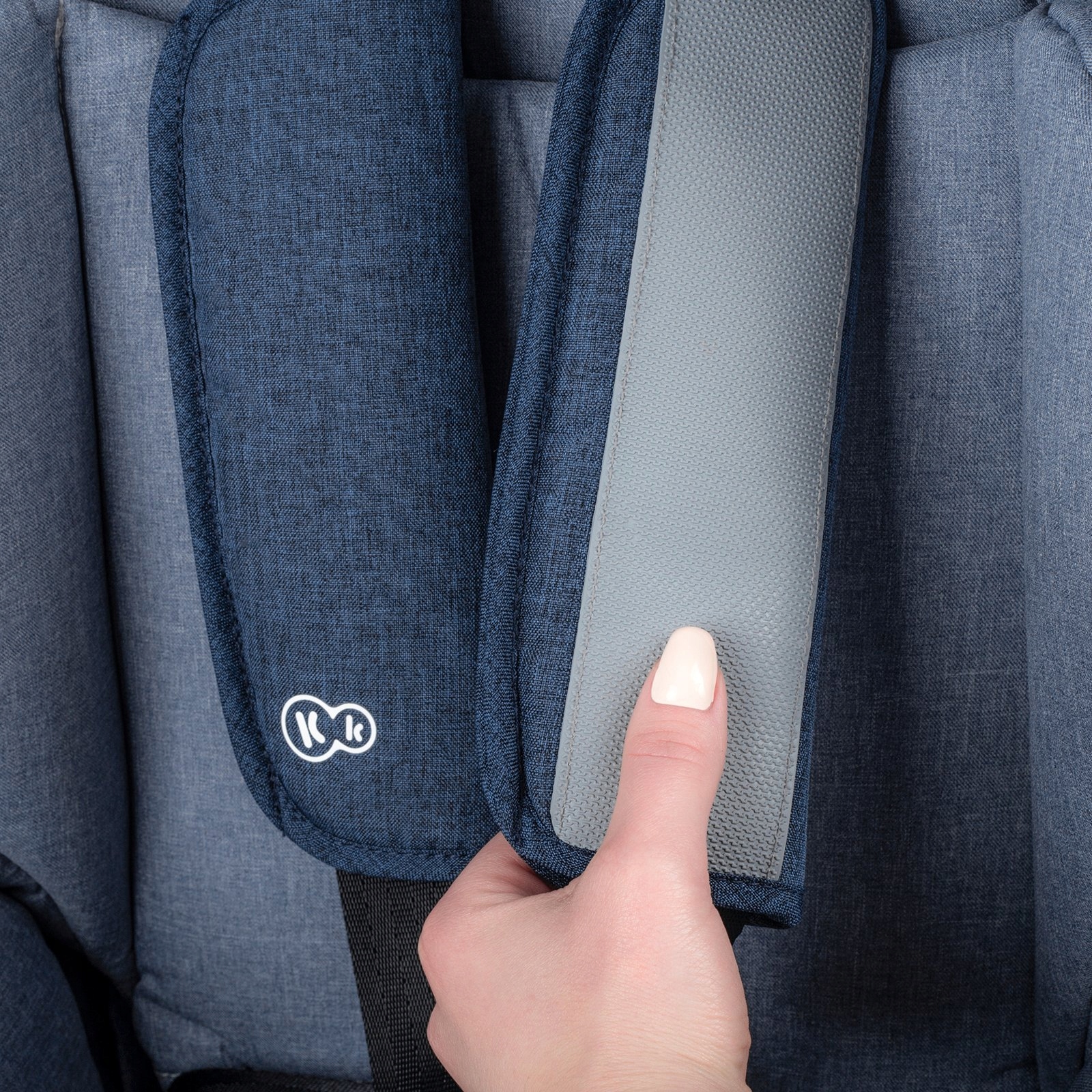 Fotelik samochodowy 9-36 Kinderkraft SAFETY ISOFIX Informacje dodatkowe Isofix Regulacja zagłówka Zdejmowana tapicerka