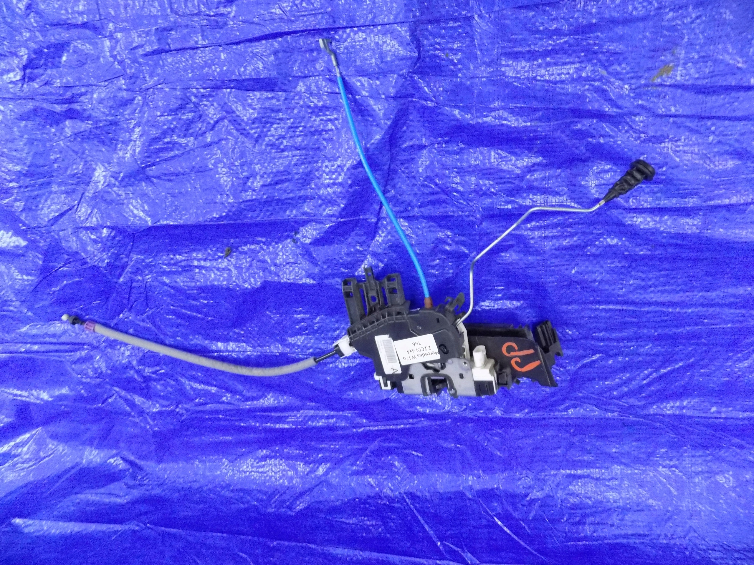 lock door right front MERCEDES W176 2,2CDI