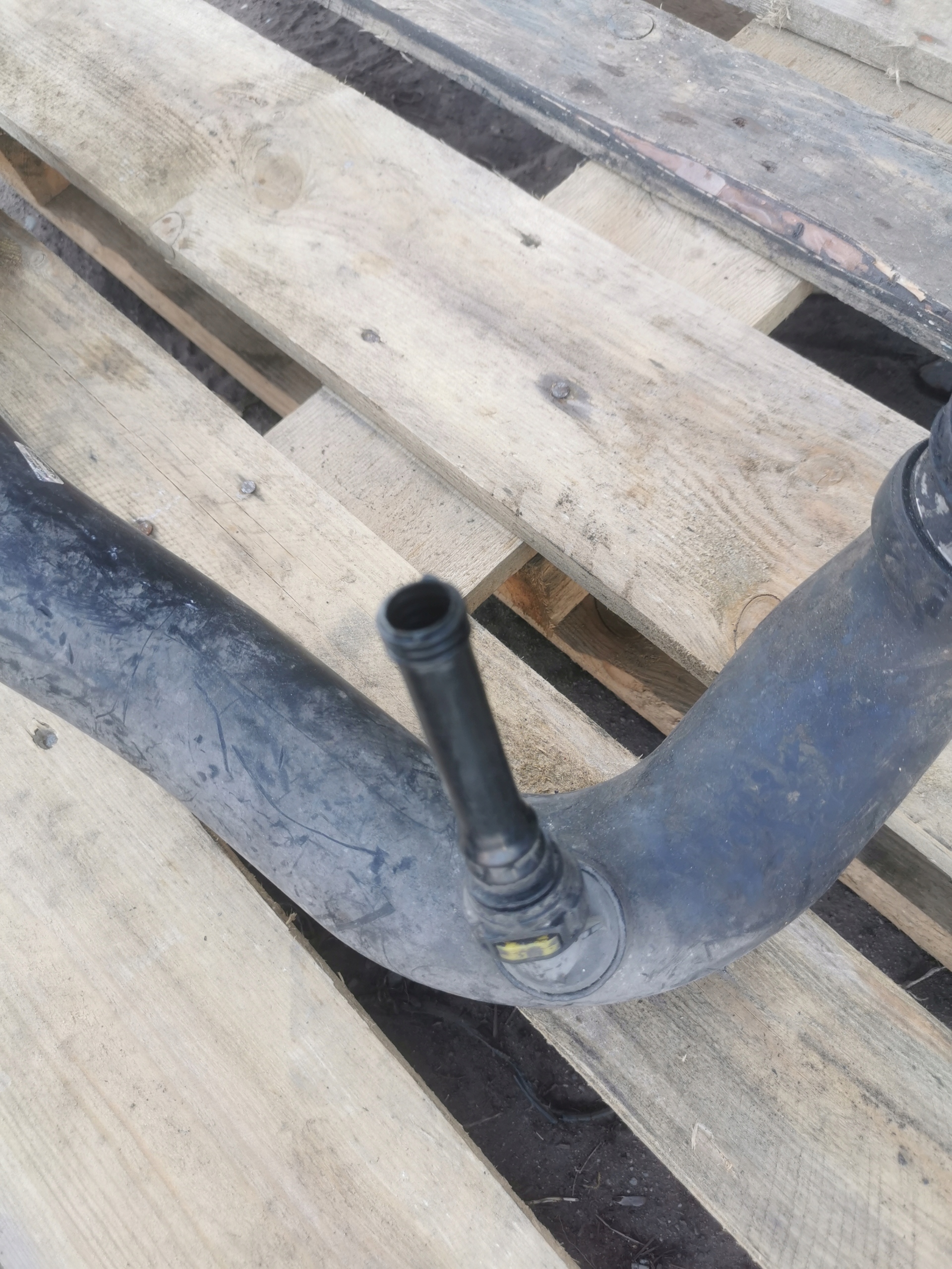 труба патрубок Воздух 2.5 renault MASTER II