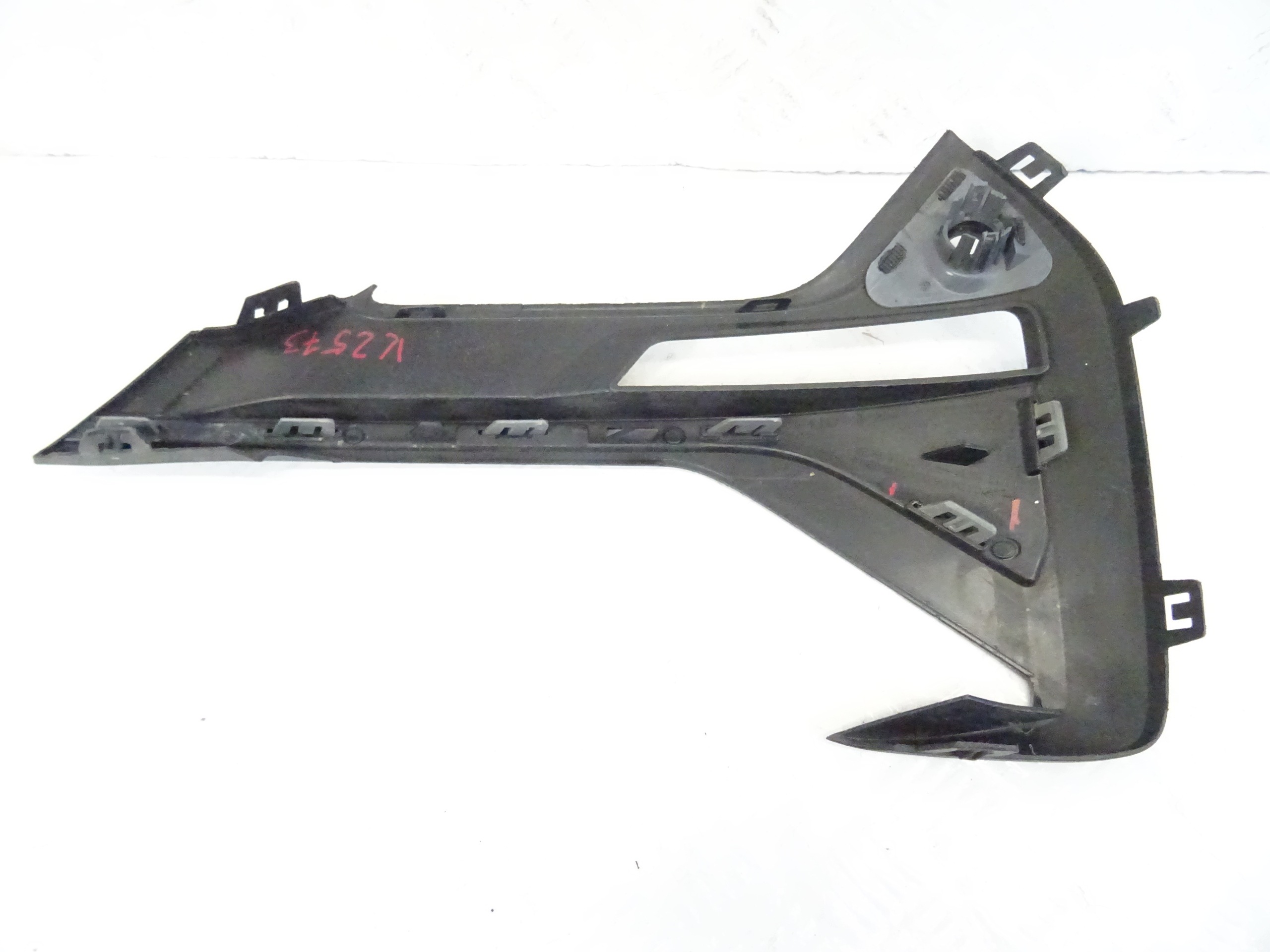 grid of a bumper left front BMW X1 F48 51117954249