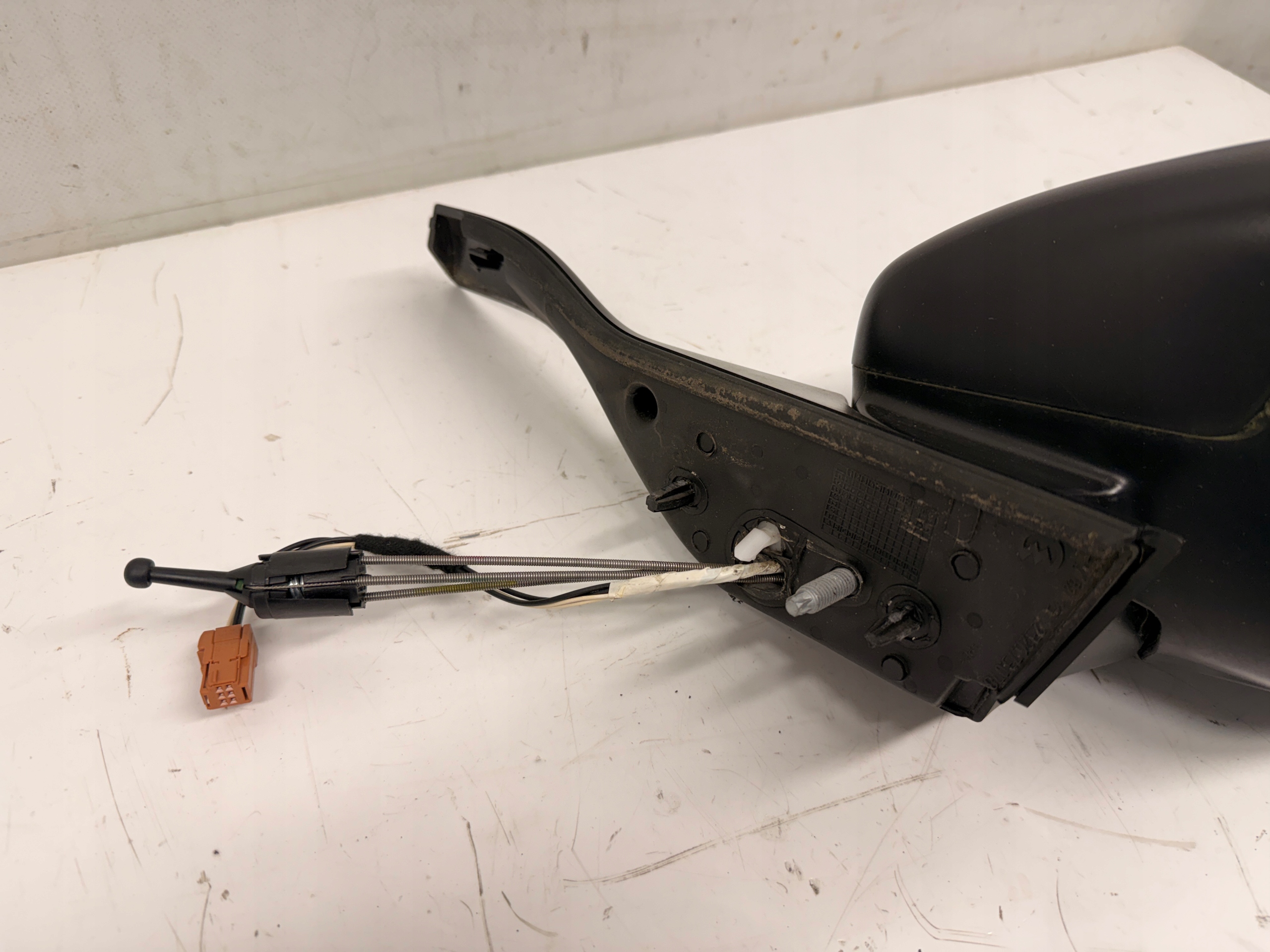 Peugeot 208 mirror right 4 pin manually