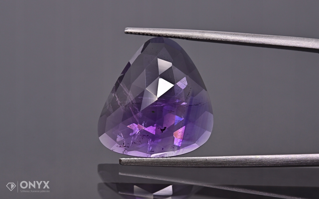 Ametystová fazetovaná nepravidelná rozeta 19x16,5 mm