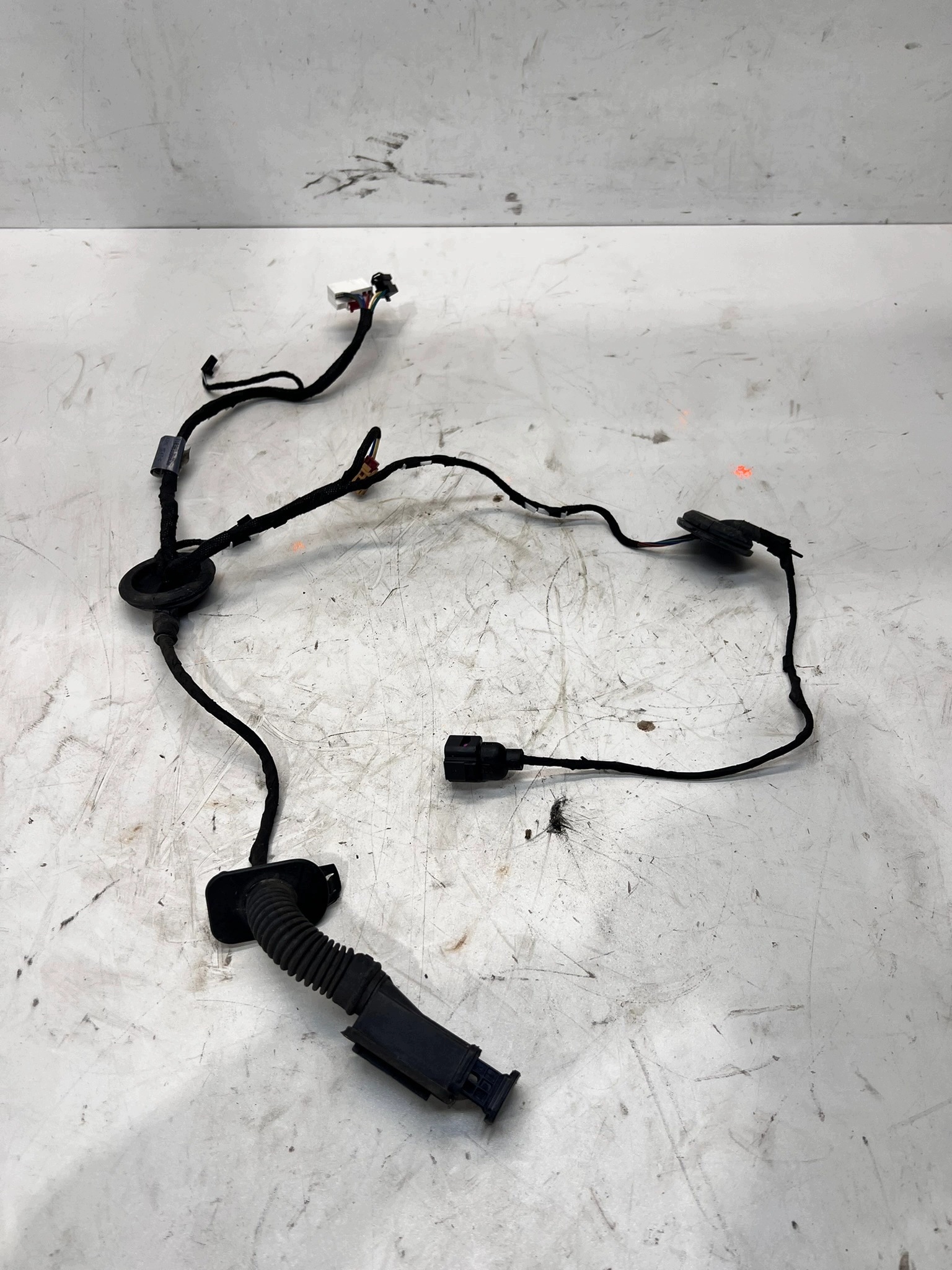 bundle door left or right rear part AUDI A4 B9 8W0971687AJ