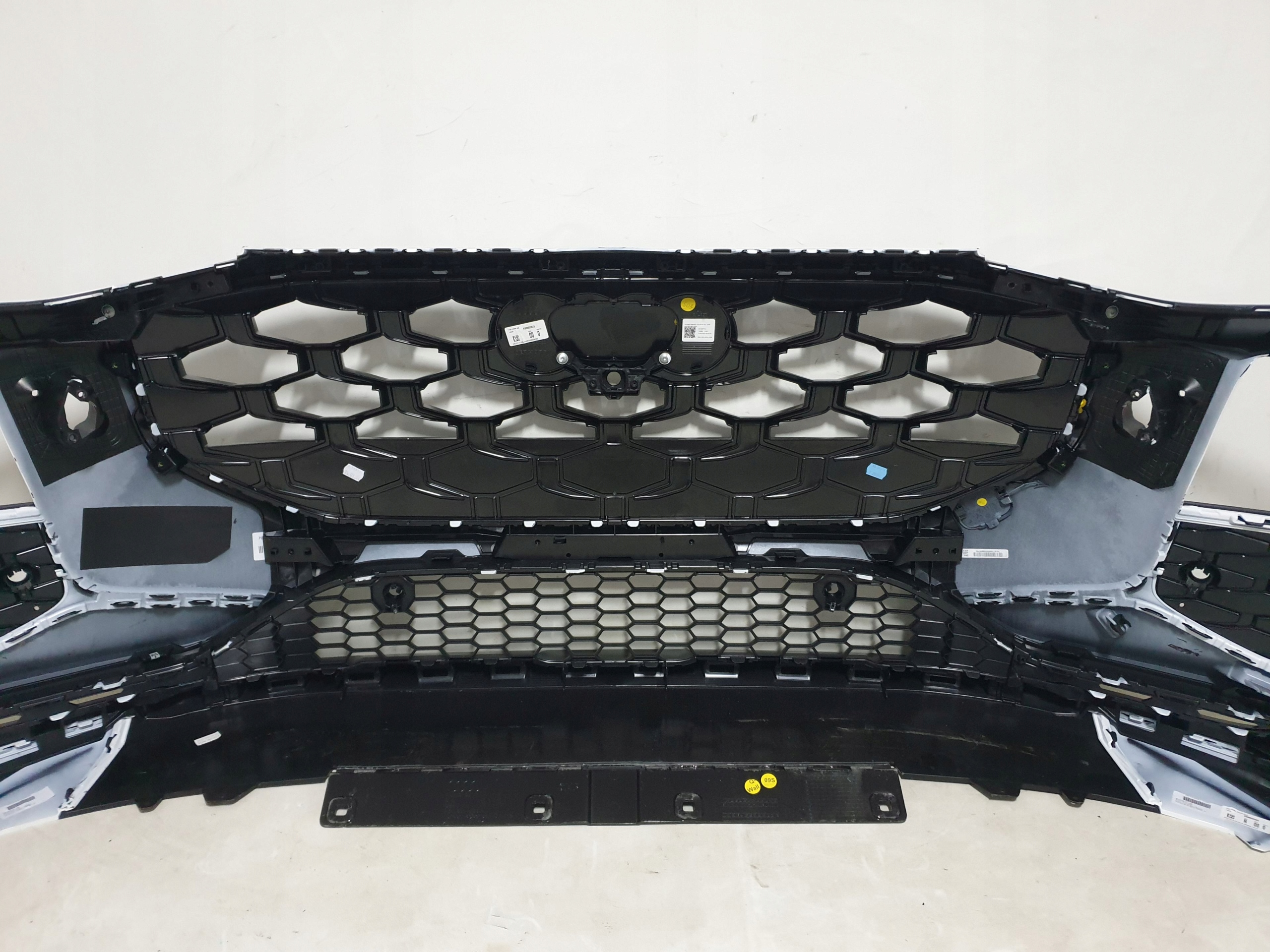 AUDI Q3 III 83H S-LINE 25-> bumper front front 6xPDC washers 83H807437D