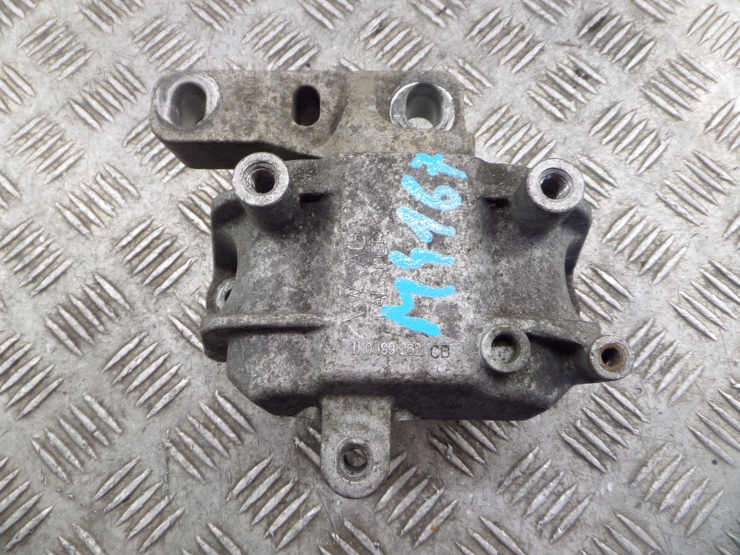 engine mount VW PASSAT B7 2.0 TDI 1K0199262CB