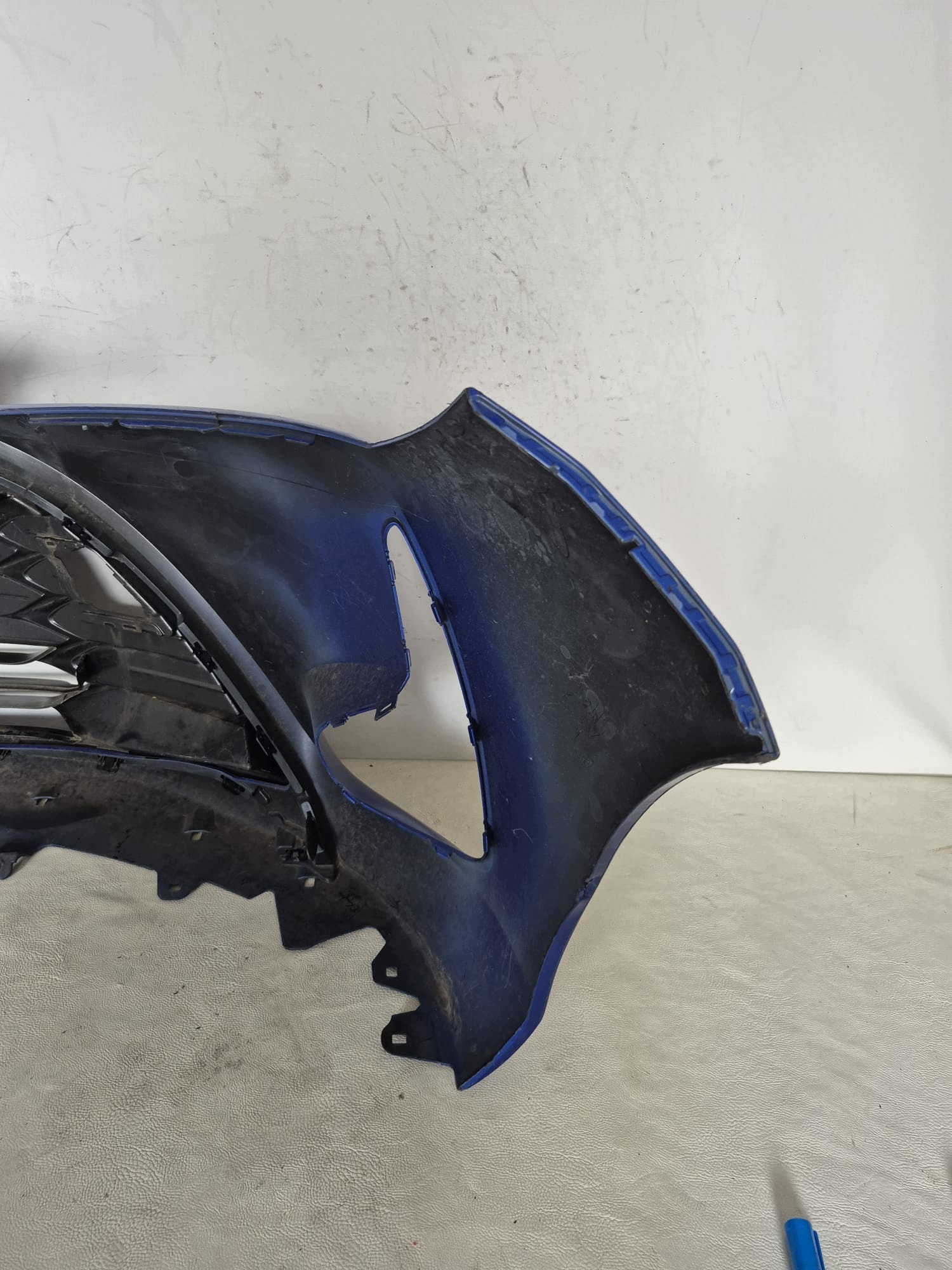 TOYOTA YARIS III 3 LIFT 17-20 bumper front front
