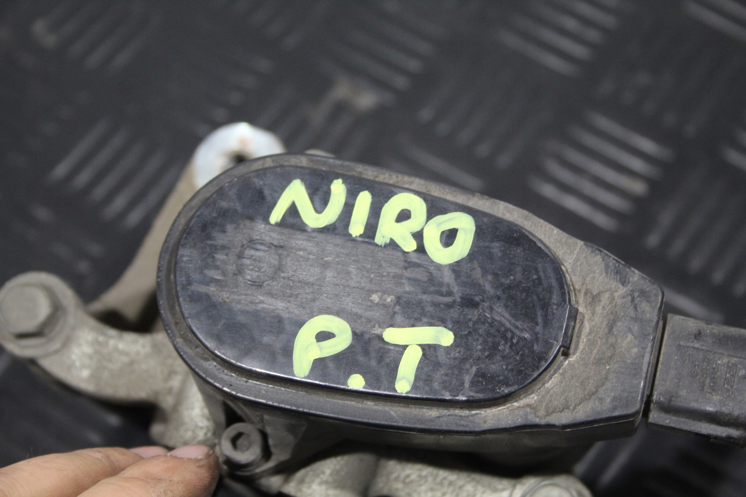 caliper brake right rear part KIA NIRO 1 and LIFT