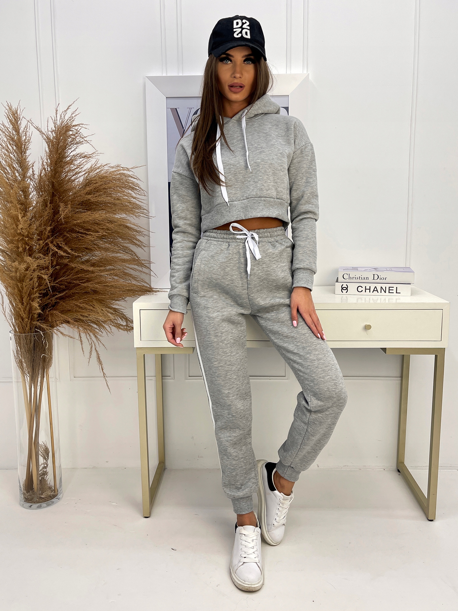 C67 r. L MODNY DAMSKI KOMPLET DRESOWY Kolor szary