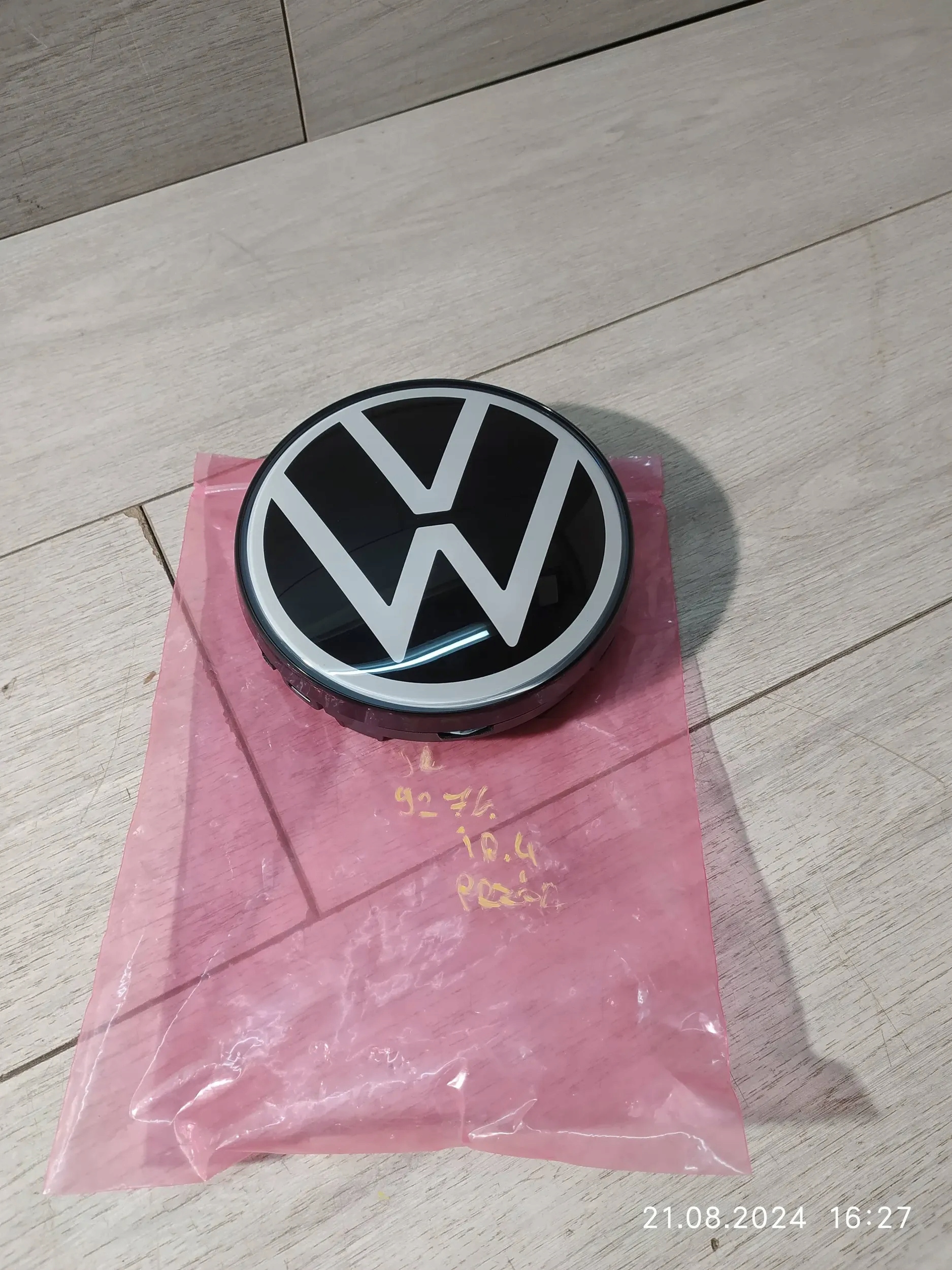 9276. ID.4 ID.5 ZNACZEK EMBLEMAT PRZÓD 11A853600A