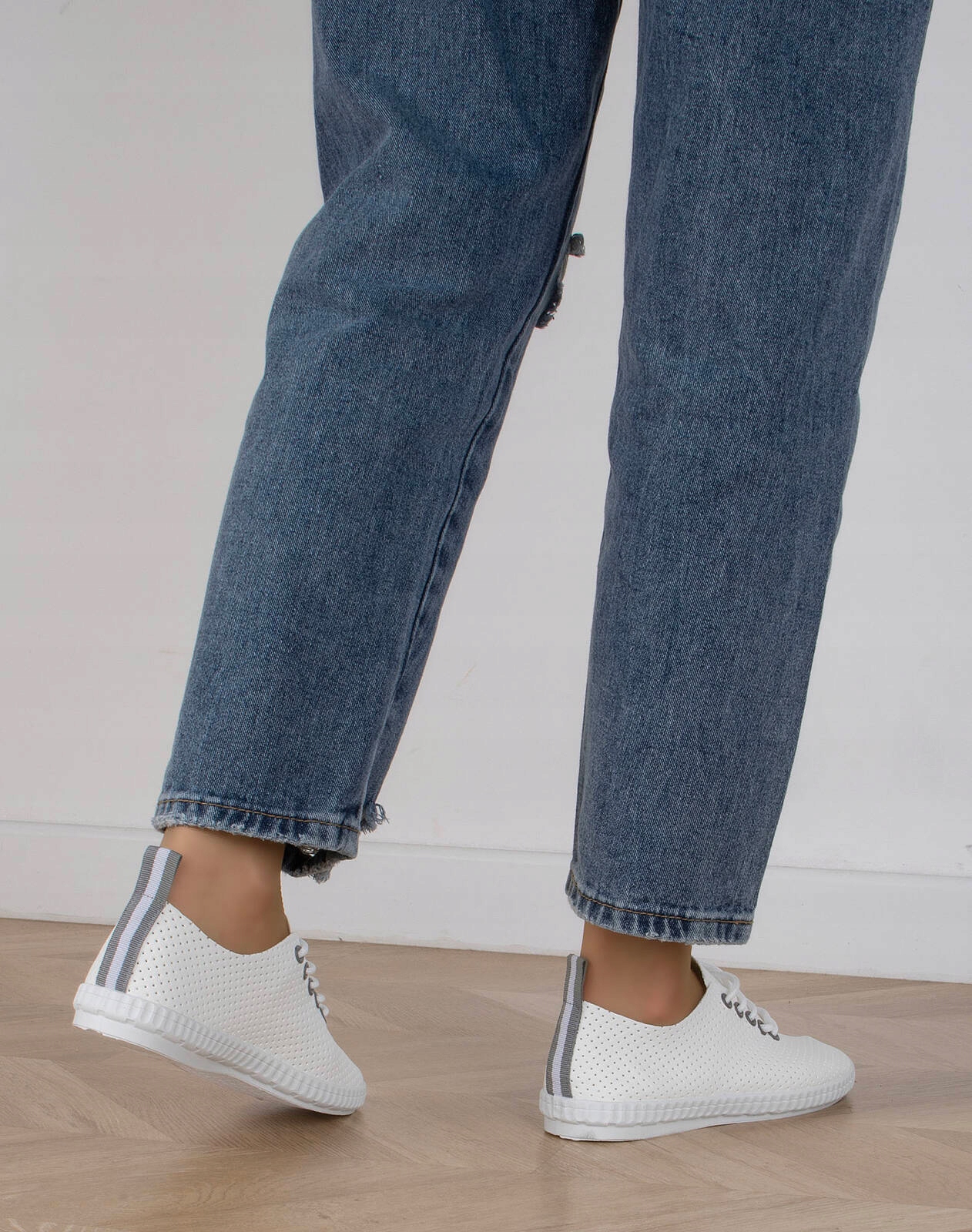 5526 BIAŁE SKÓRZANE AŻUROWE TRAMPKI TENISÓWKI 39 Materiał podeszwy inny