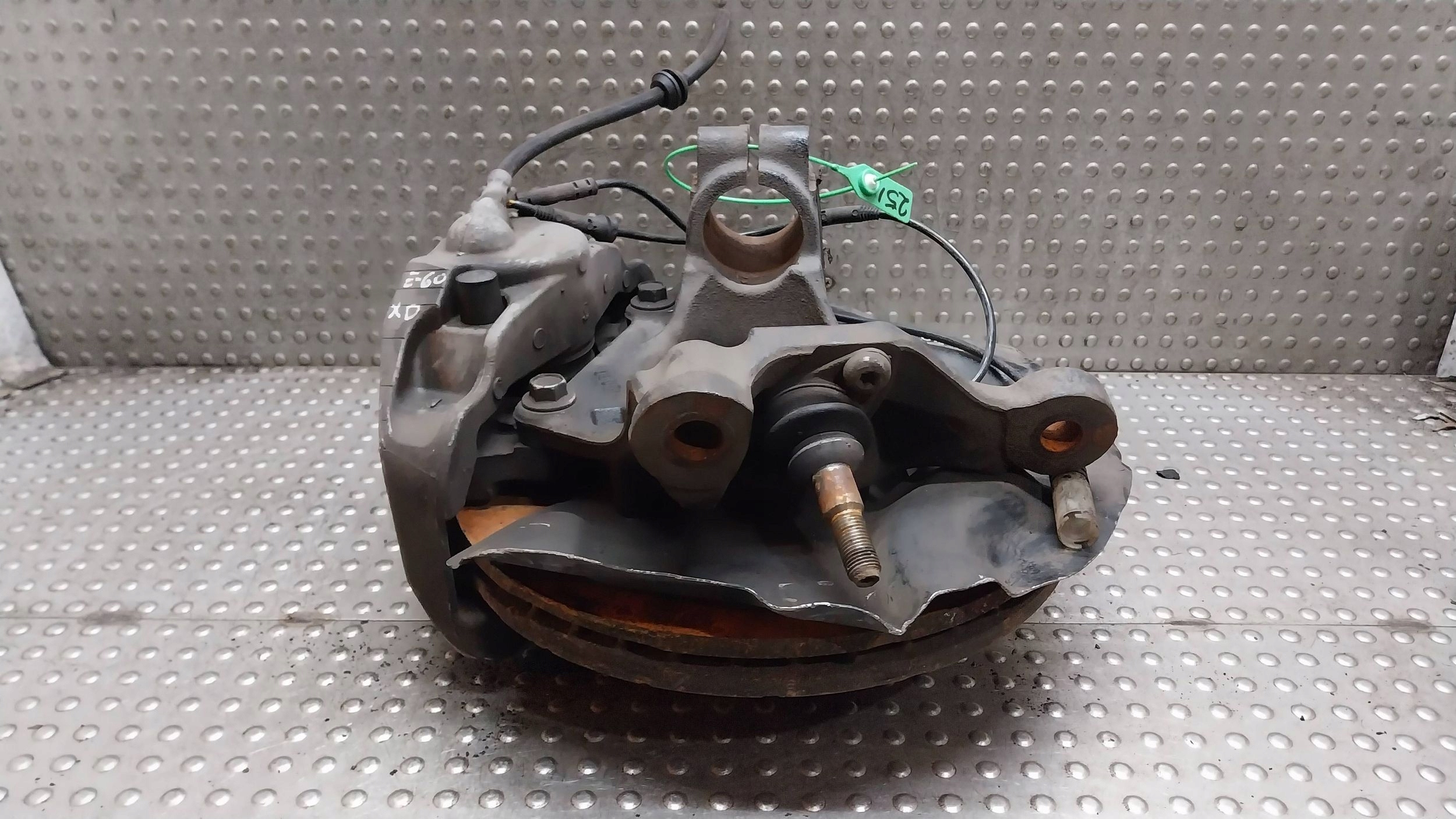 otoč čepu třmen levý předek KPL 6768315 BMW E60 E61 XDRIVE