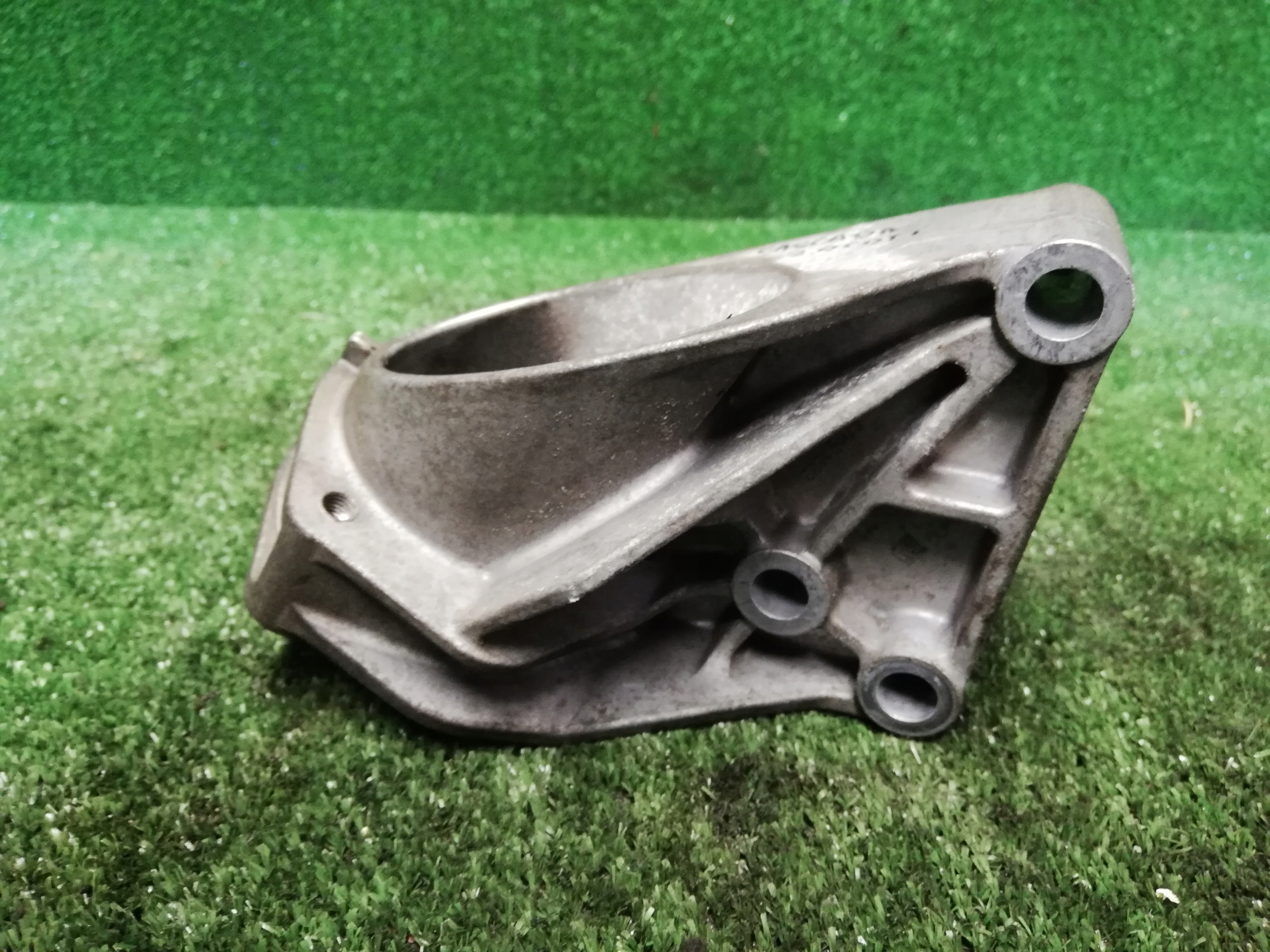 OPEL CASCADA 2.0 CDTI ОПОРА ПОЛУОСИ 22945405