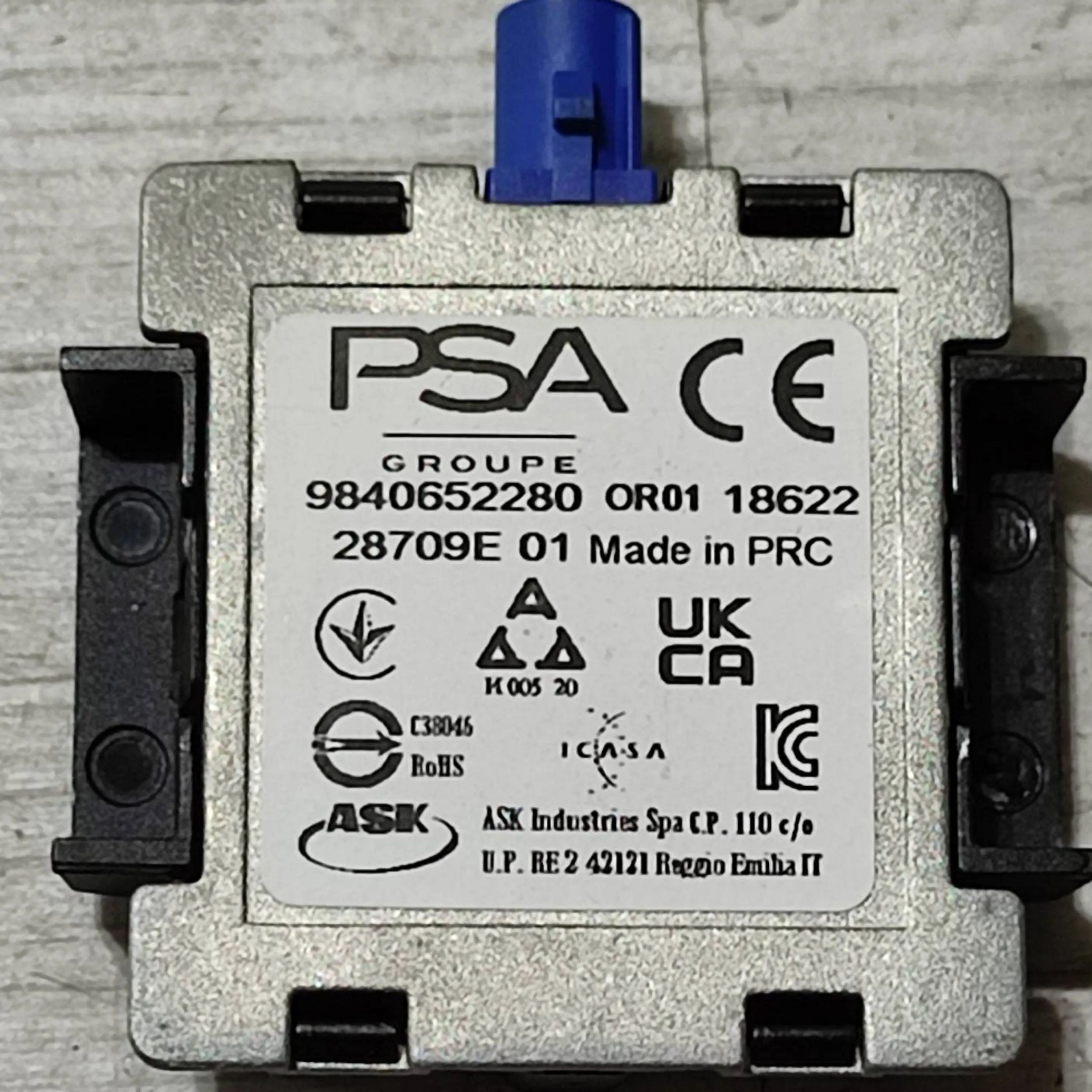 Peugeot 208 II 23r 1.2 Antenne