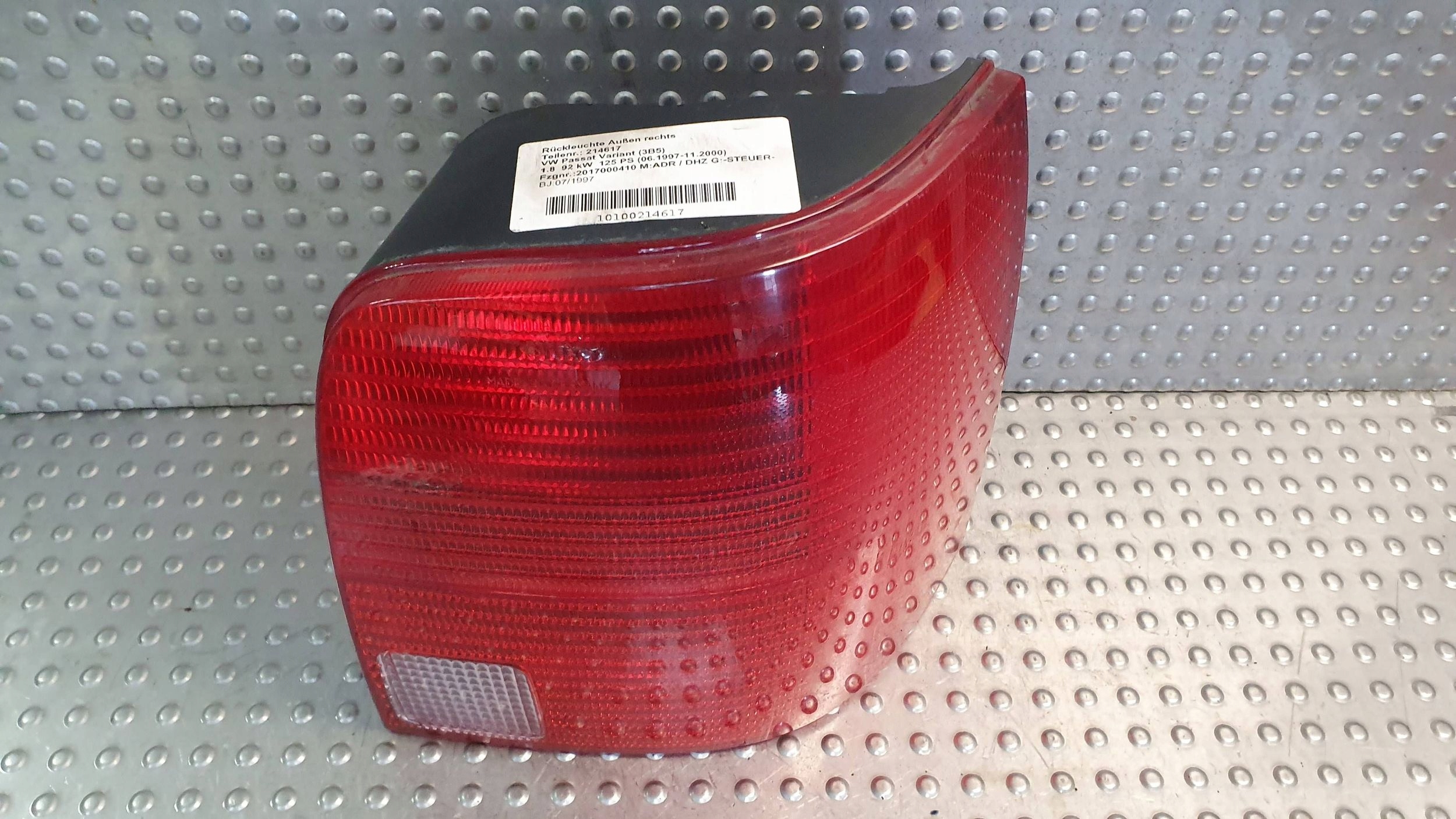 light rear part right VW PASSAT B5 95- 3B9945112F