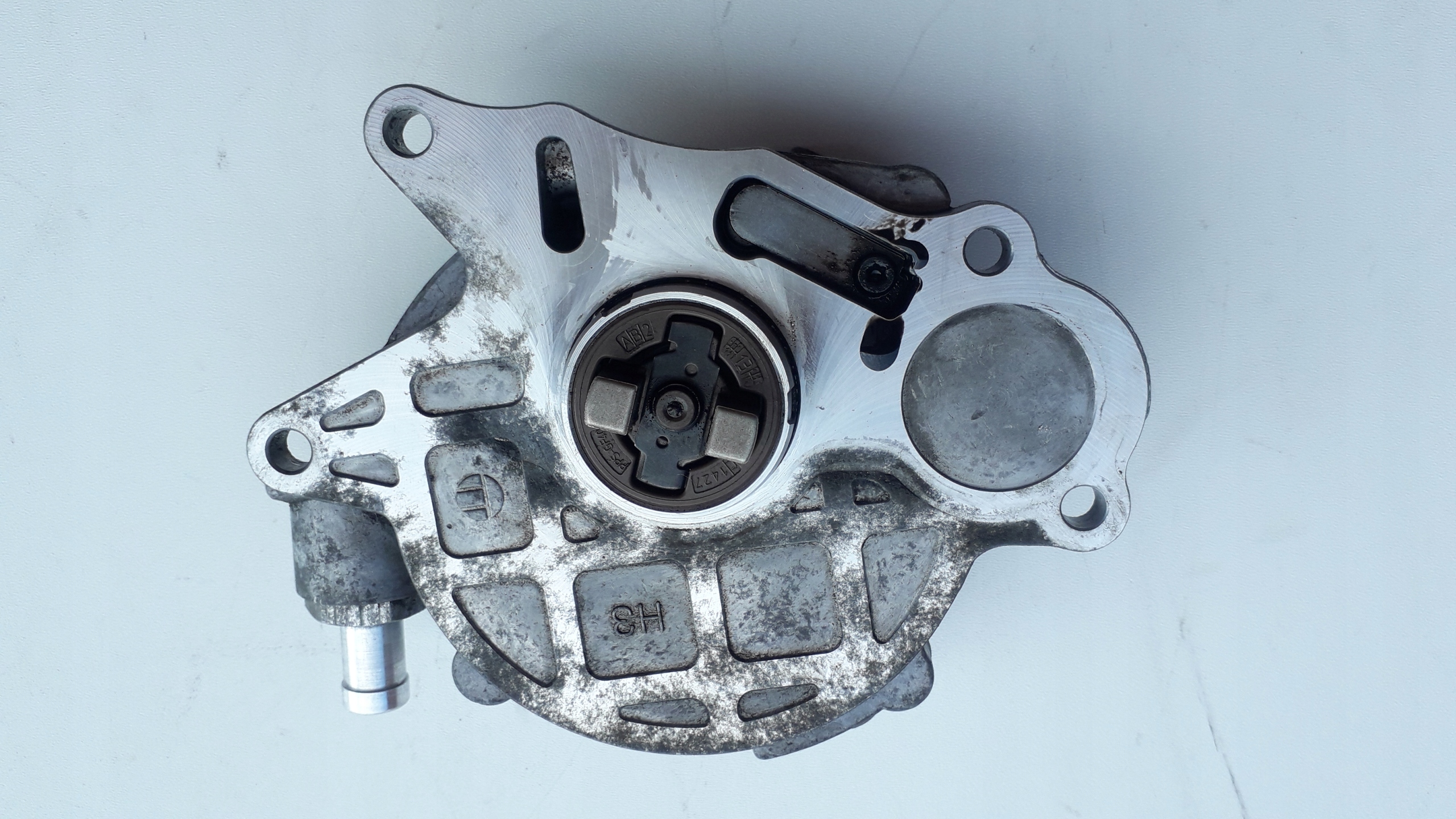 Pompa VACUM AUDI VW 1.6 TDI 03L145100F
