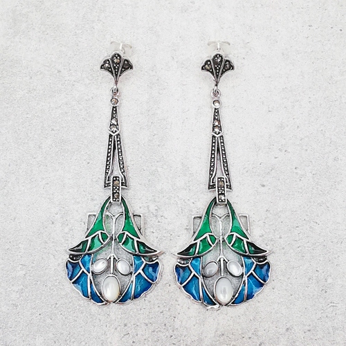 Originální dlouhé stříbrné náušnice.