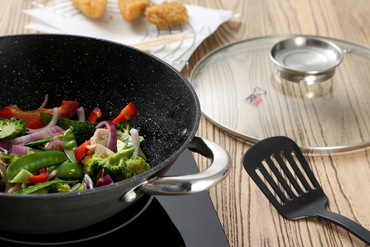 Patelnia profesjonalna GŁĘBOKA WOK 28X9,4 ŻELIWNY Typ powłoki marmurowa