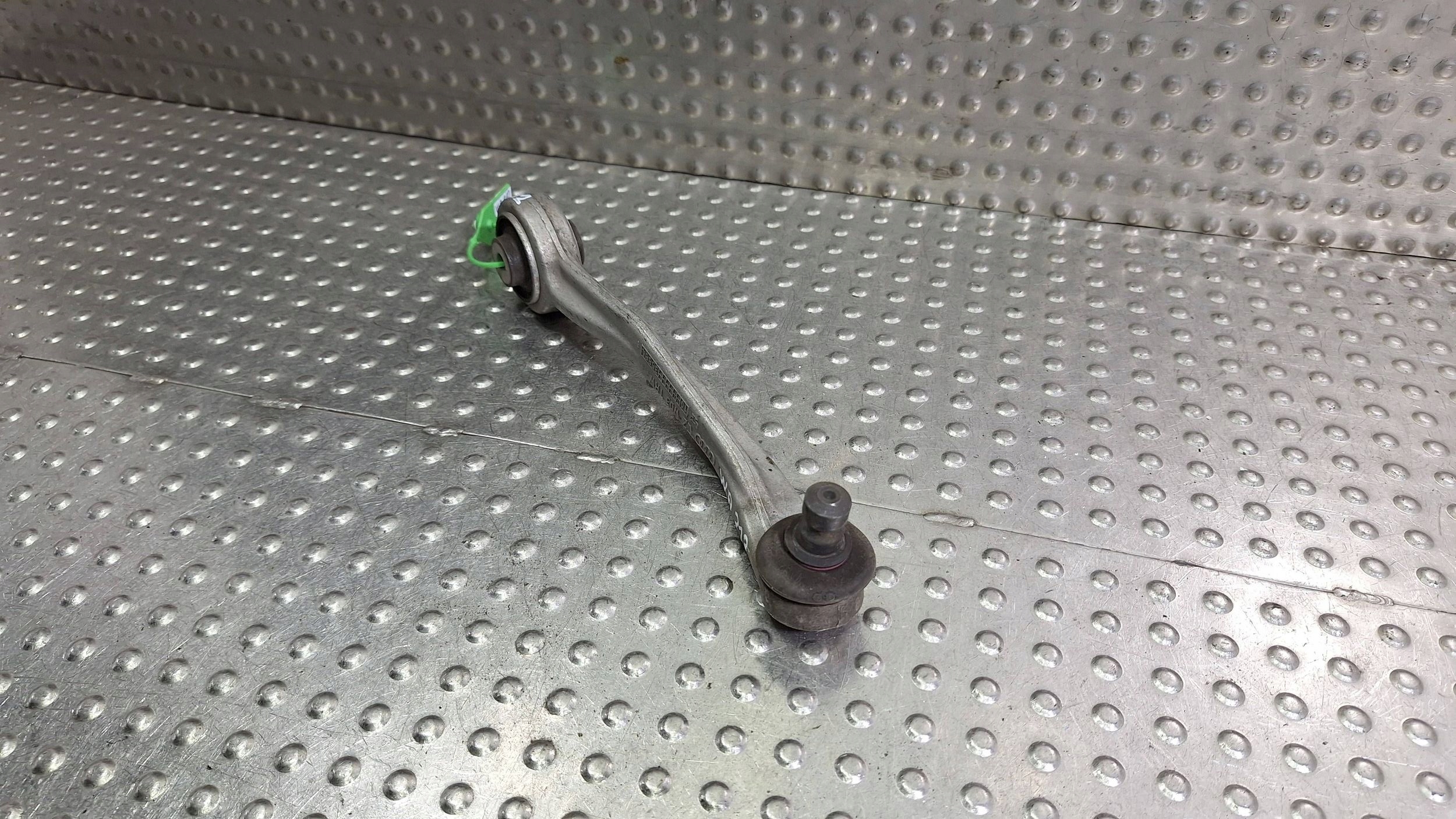 arm right front upper 8K0407510B 8K0510B AUDI A4 B8 A5 8T Q5 8R
