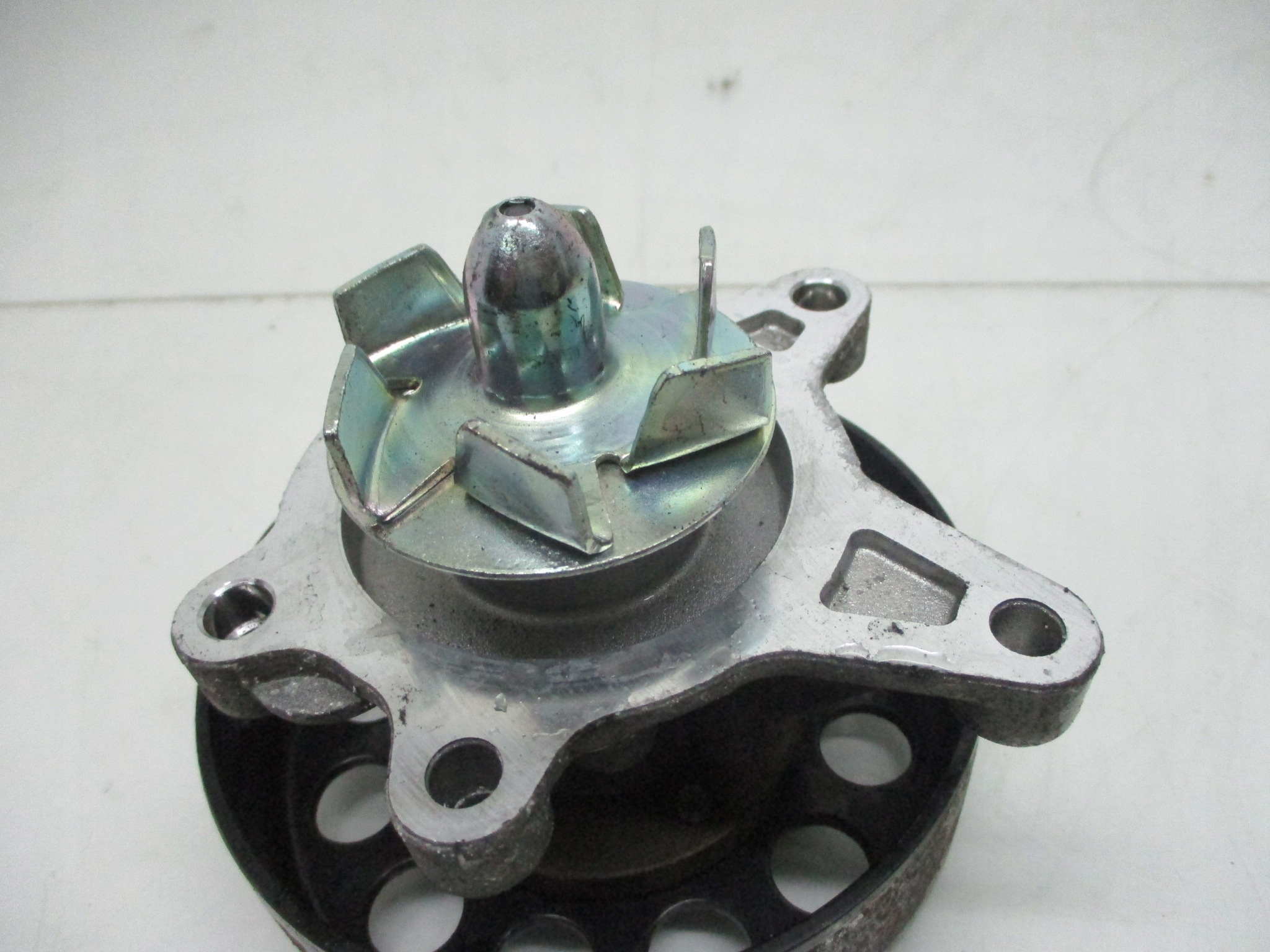 KIA CEED II HYUNDAI I30 II НАСОС ВОДУ 1gdi 2012-