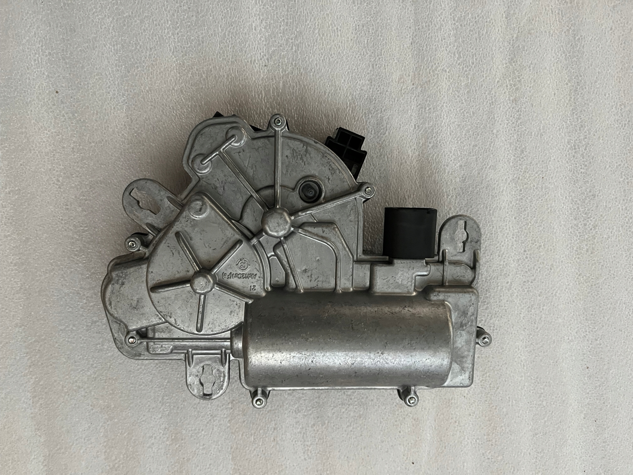 AUDI Q33a ЕЛ. ЗАМОК DOCIAG КРИШКИ BAGAZNIKAta827887c ОРИГІНАЛЬНИЙ