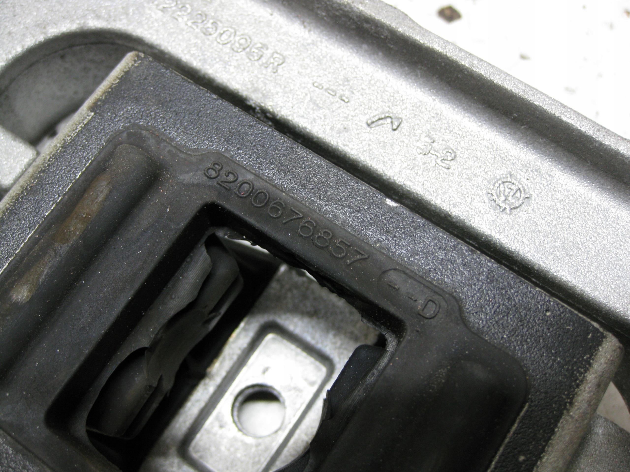 RENAULT MASTER III LIFT Motorlager 8200676857