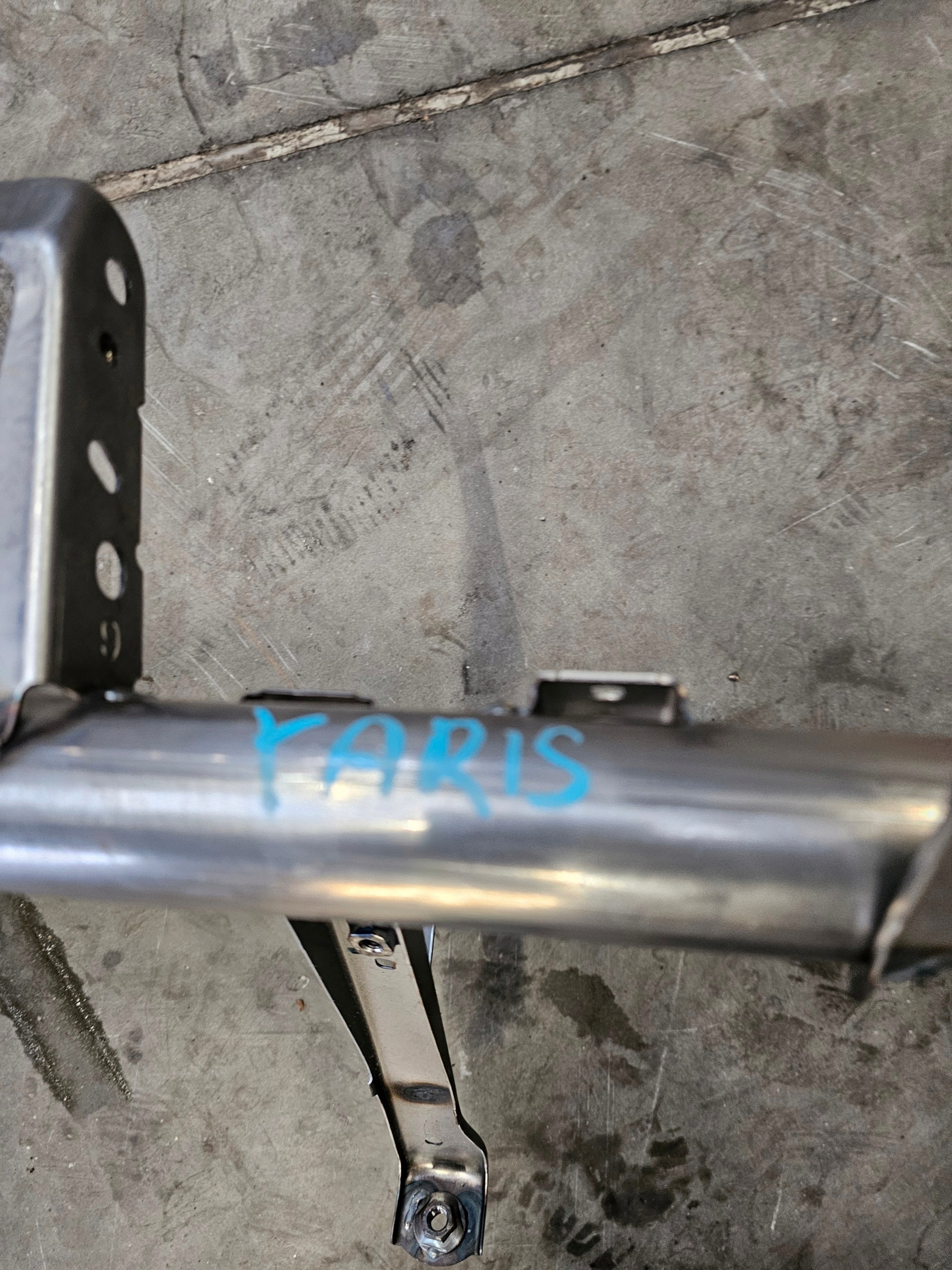 YARIS IV rohr träger unter DESKE KONSOLE