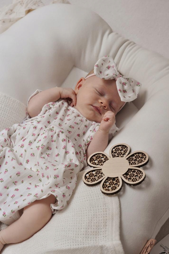 BODOSUKIENKA MUŚLINOWA Z OPASKĄ elegancka 68 Kolor biały