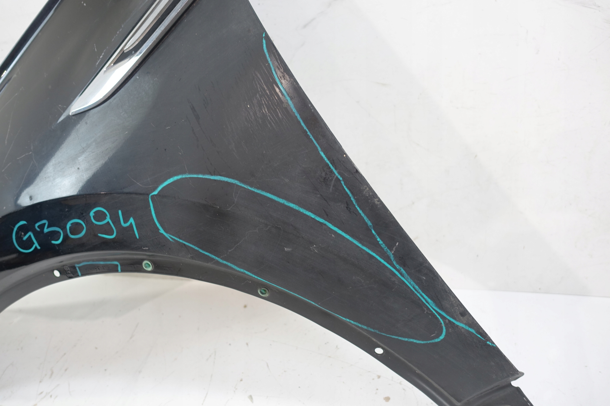 VW TOUAREG 760 III 2018- fender front left front 760821105