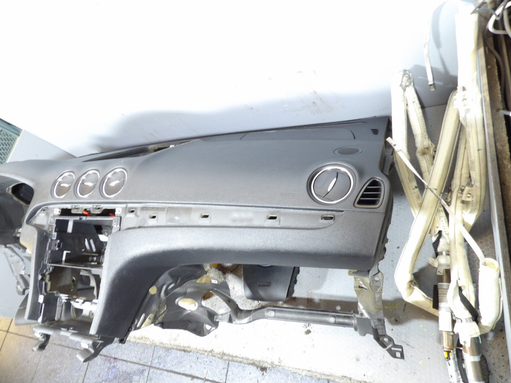 FORD S-MAX and console dashboard cockpit airbag